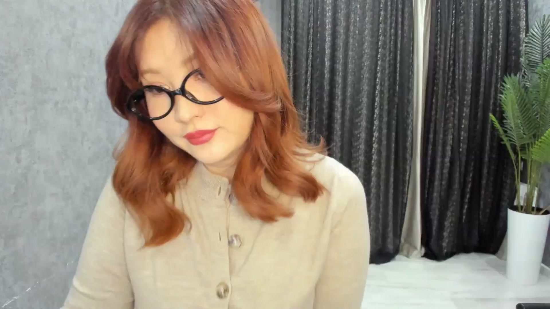 Gallery image thumbnail from Elfleur's myfreecams stream on, 11/01/2025, 21:44 image 5 of 20
