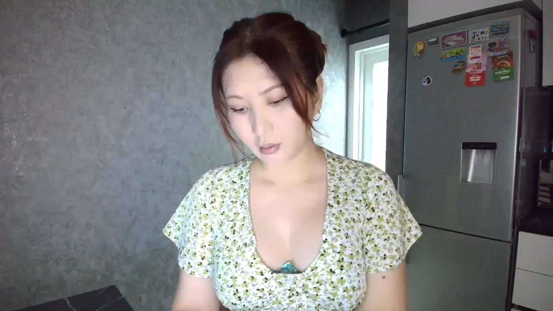 Gallery image thumbnail from Elfleur's myfreecams stream on, 11/04/2025, 19:49 image 17 of 20