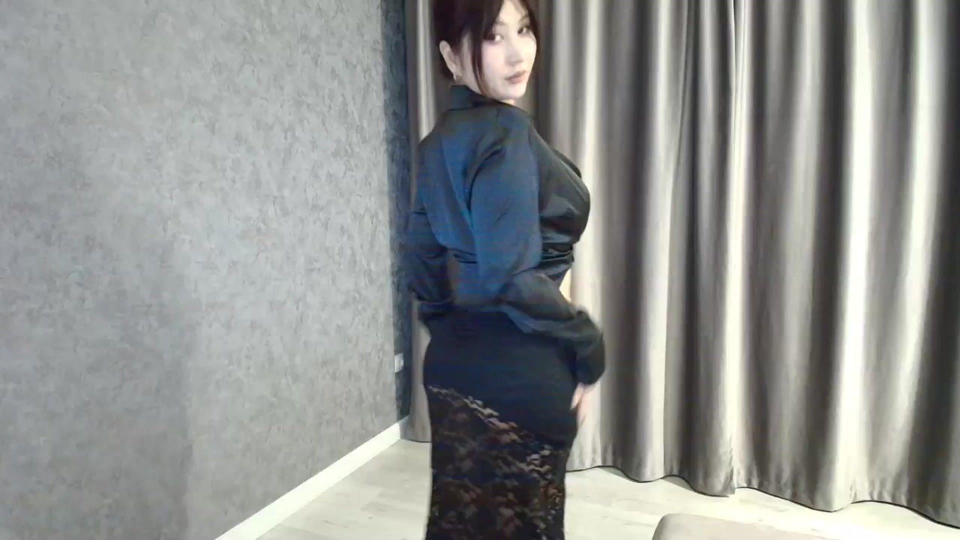 Gallery image thumbnail from Elfleur's myfreecams stream on, 11/14/2025, 23:51 image 10 of 20