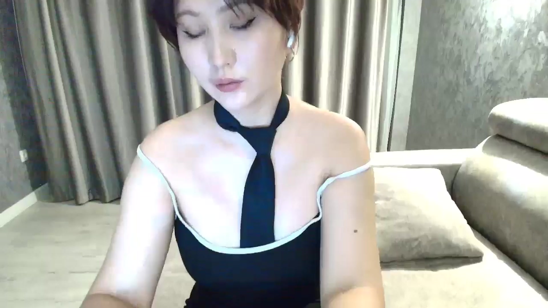 Gallery image thumbnail from Elfleur's myfreecams stream on, 11/20/2025, 01:07 image 11 of 20