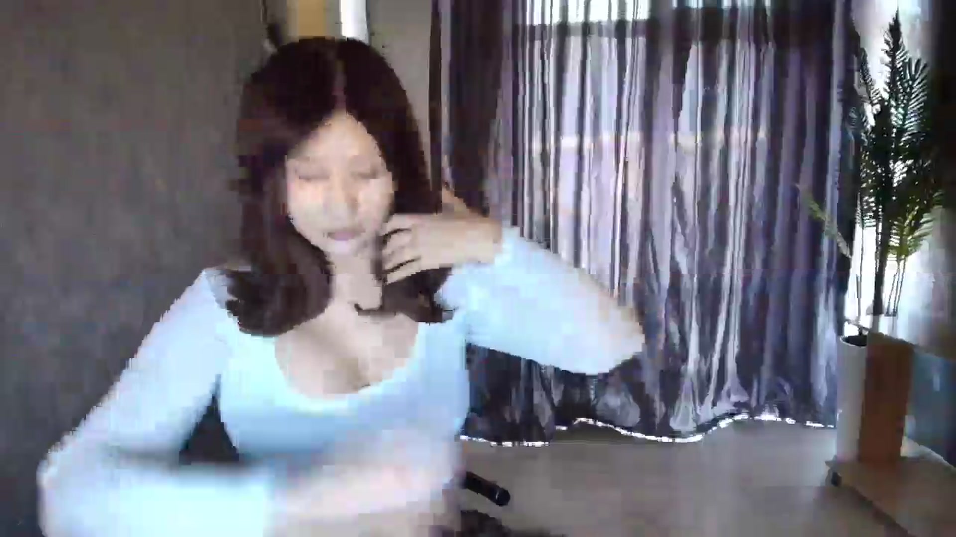 Gallery image thumbnail from Elfleur's myfreecams stream on, 12/03/2025, 03:14 image 18 of 20