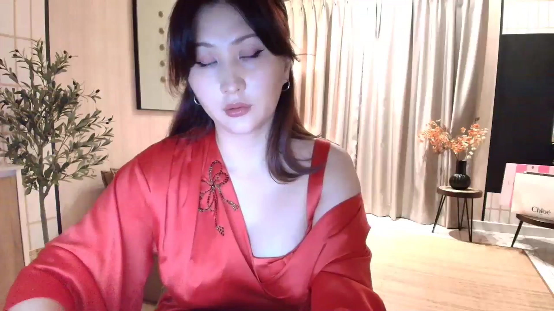 Gallery image thumbnail from Elfleur's myfreecams stream on, 12/11/2025, 20:38 image 13 of 20
