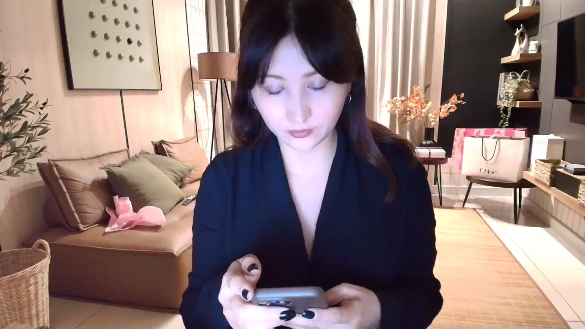 Gallery image thumbnail from Elfleur's myfreecams stream on, 12/12/2025, 23:32 image 15 of 20