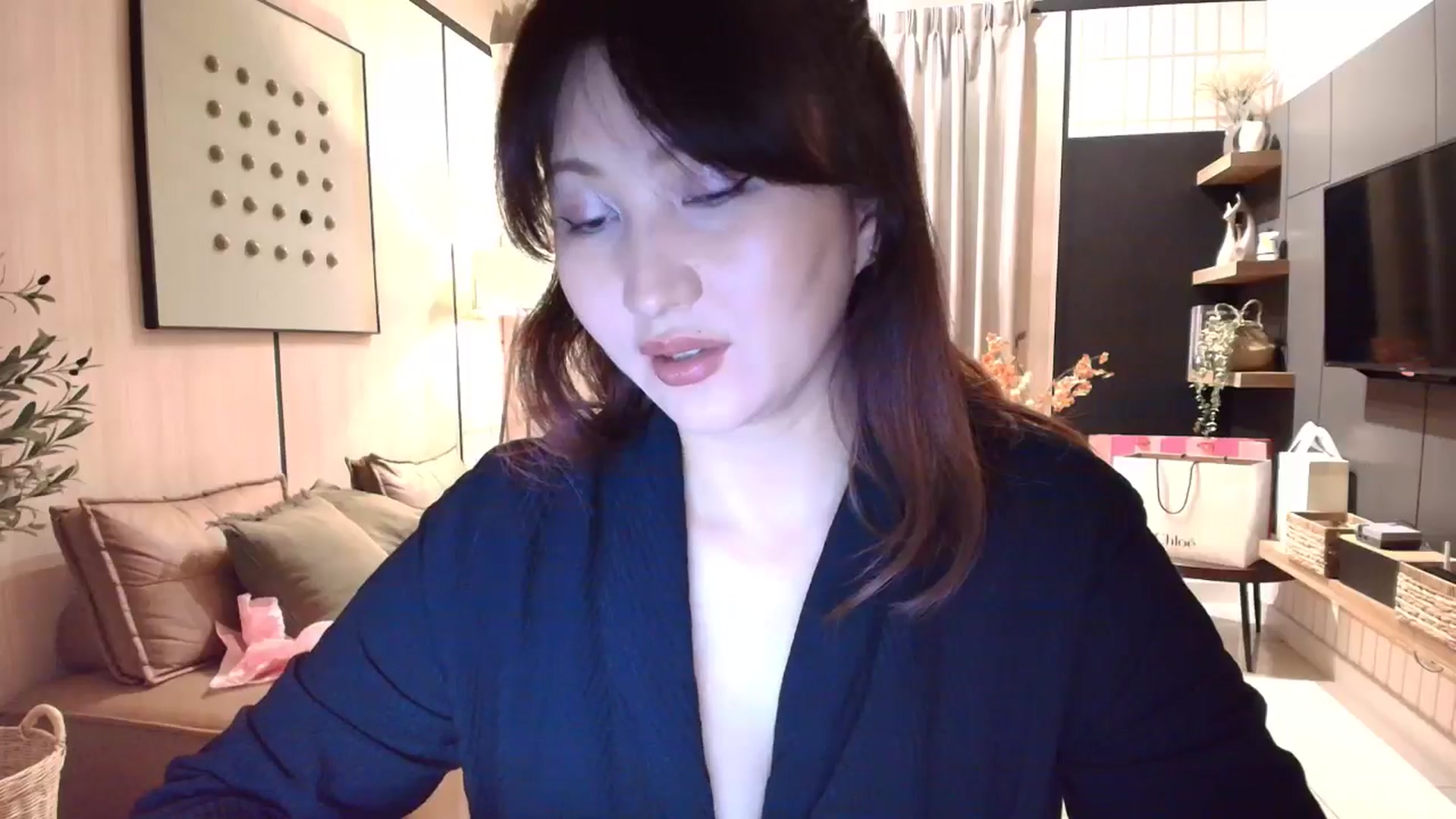 Gallery image thumbnail from Elfleur's myfreecams stream on, 12/12/2025, 23:32 image 5 of 20
