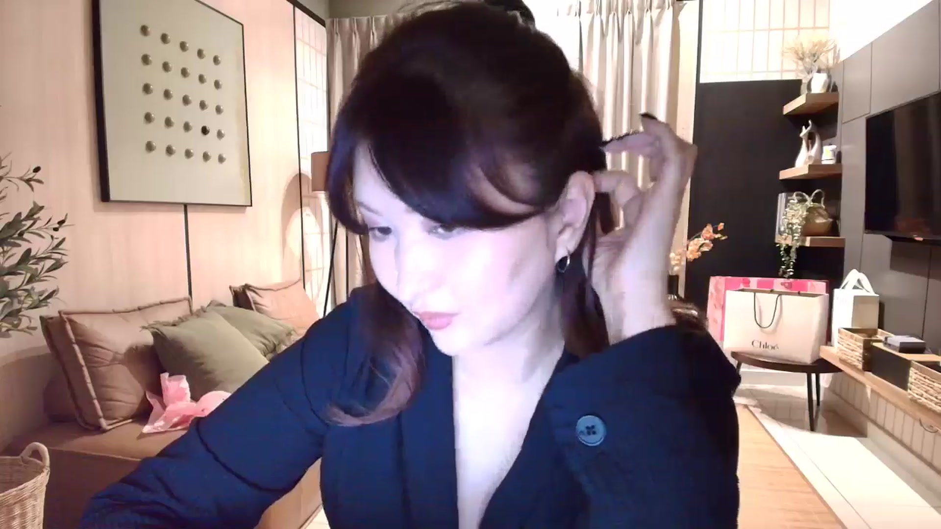 Gallery image thumbnail from Elfleur's myfreecams stream on, 12/12/2025, 23:32 image 9 of 20