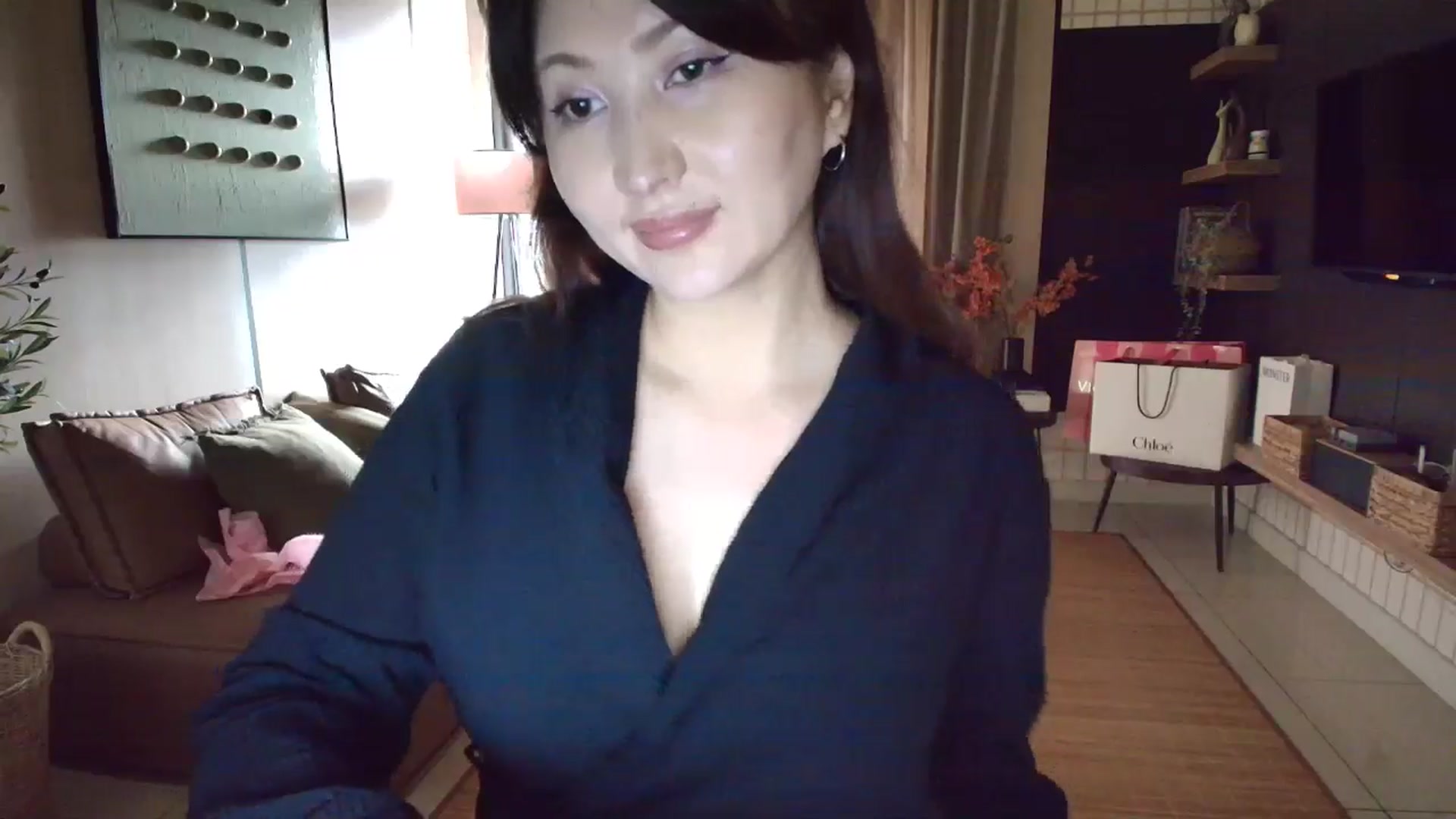Gallery image thumbnail from Elfleur's myfreecams stream on, 12/13/2025, 24:34 image 15 of 20