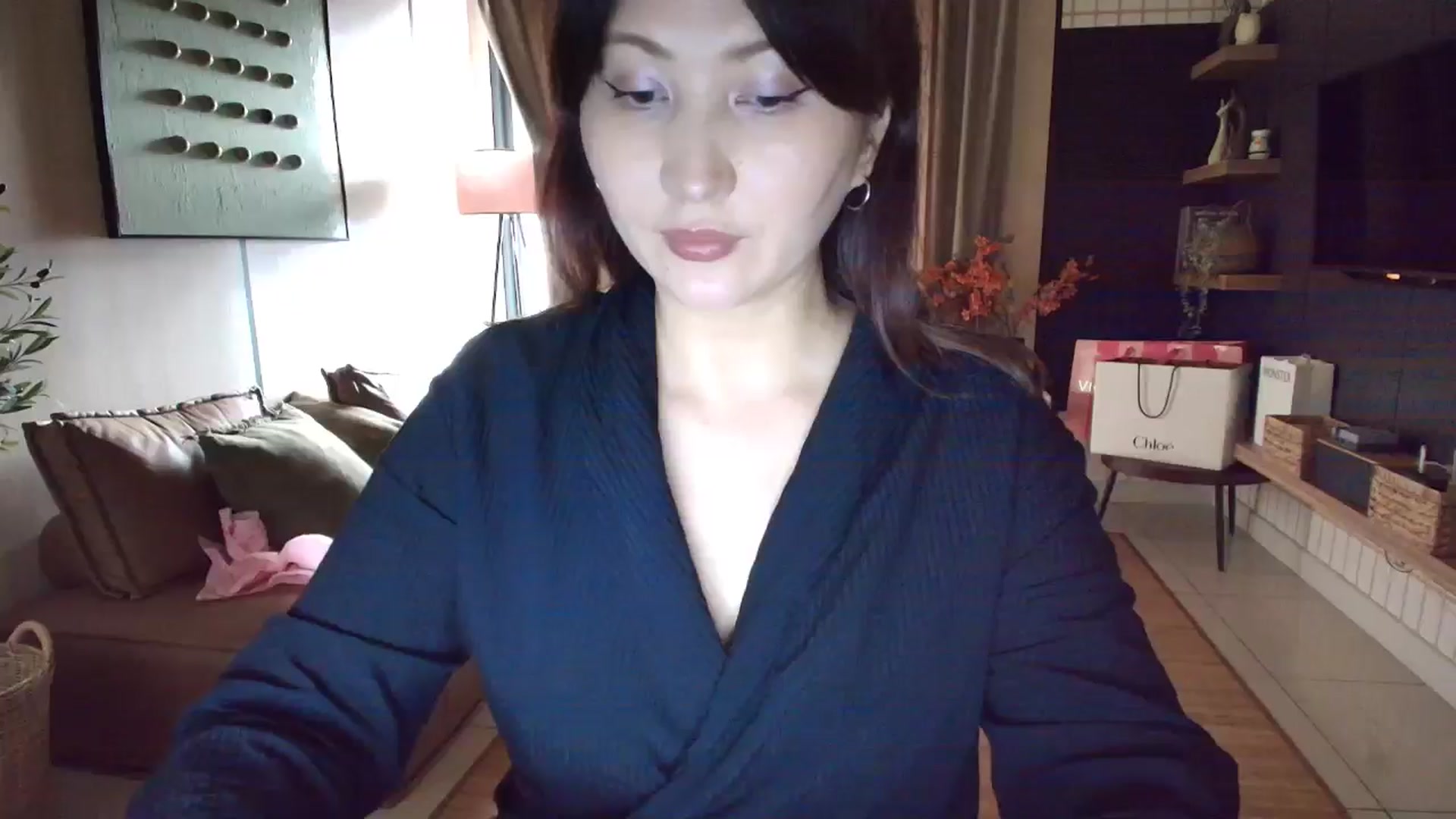 Gallery image thumbnail from Elfleur's myfreecams stream on, 12/13/2025, 24:34 image 17 of 20