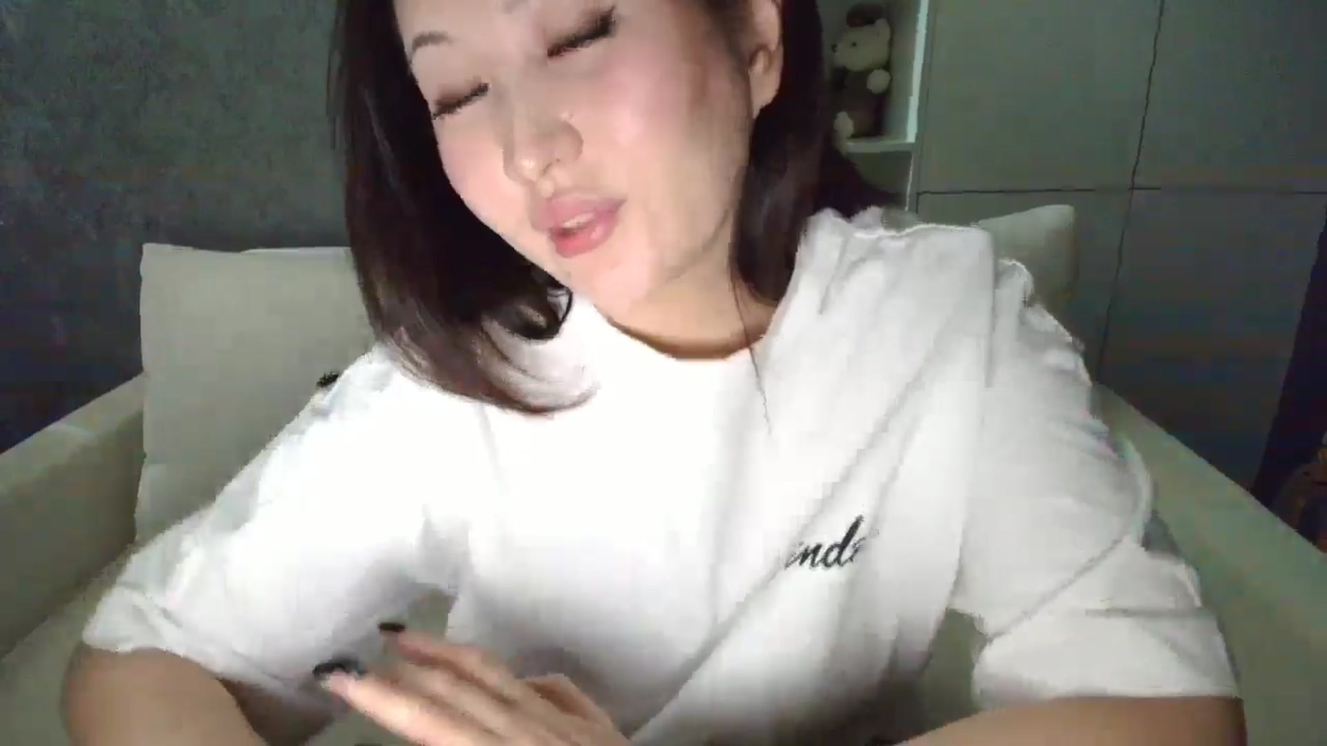 Gallery image thumbnail from Elfleur's myfreecams stream on, 03/15/2026, 20:09 image 3 of 20