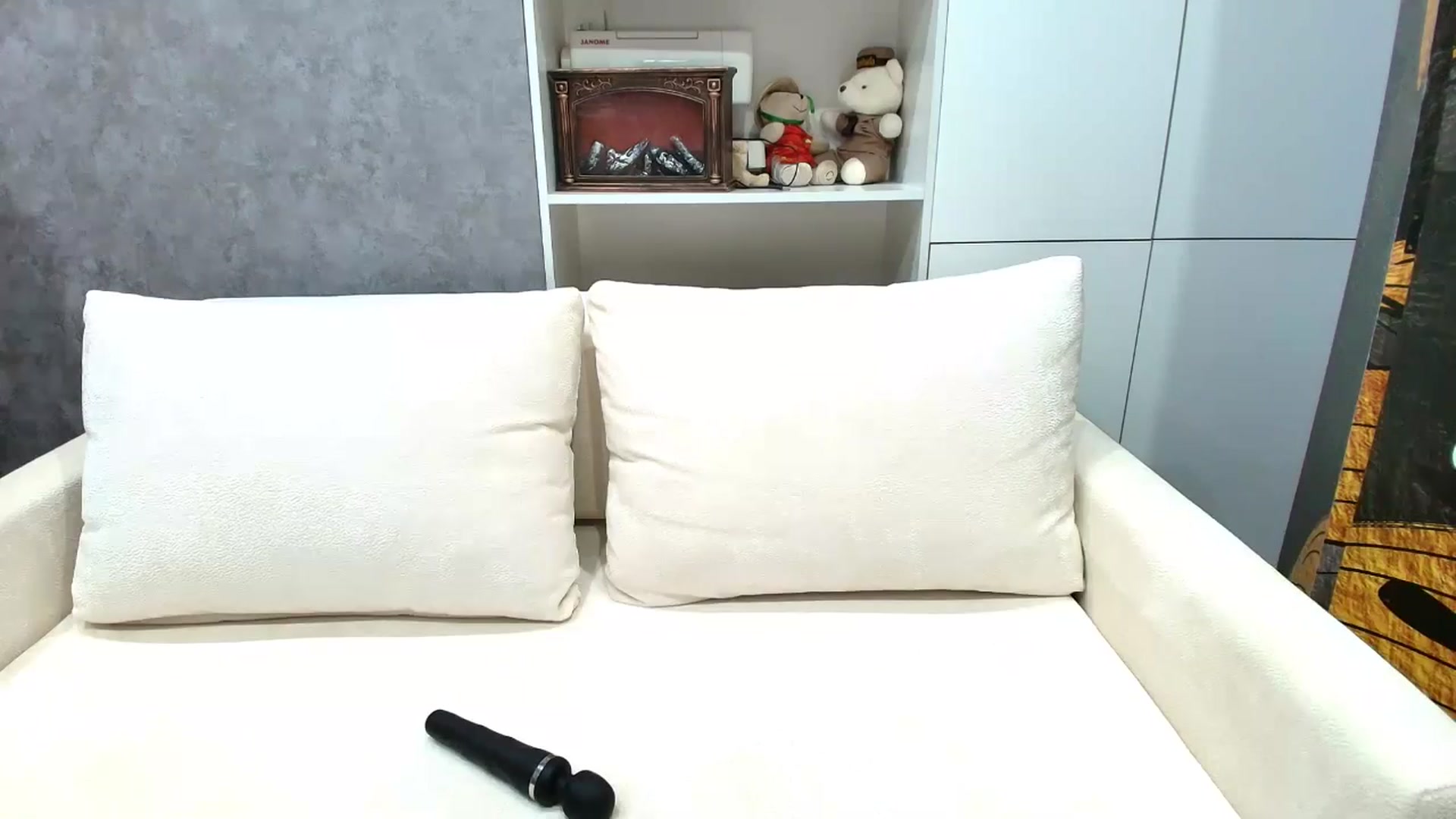 Gallery image thumbnail from Elfleur's myfreecams stream on, 03/15/2026, 21:03 image 16 of 20