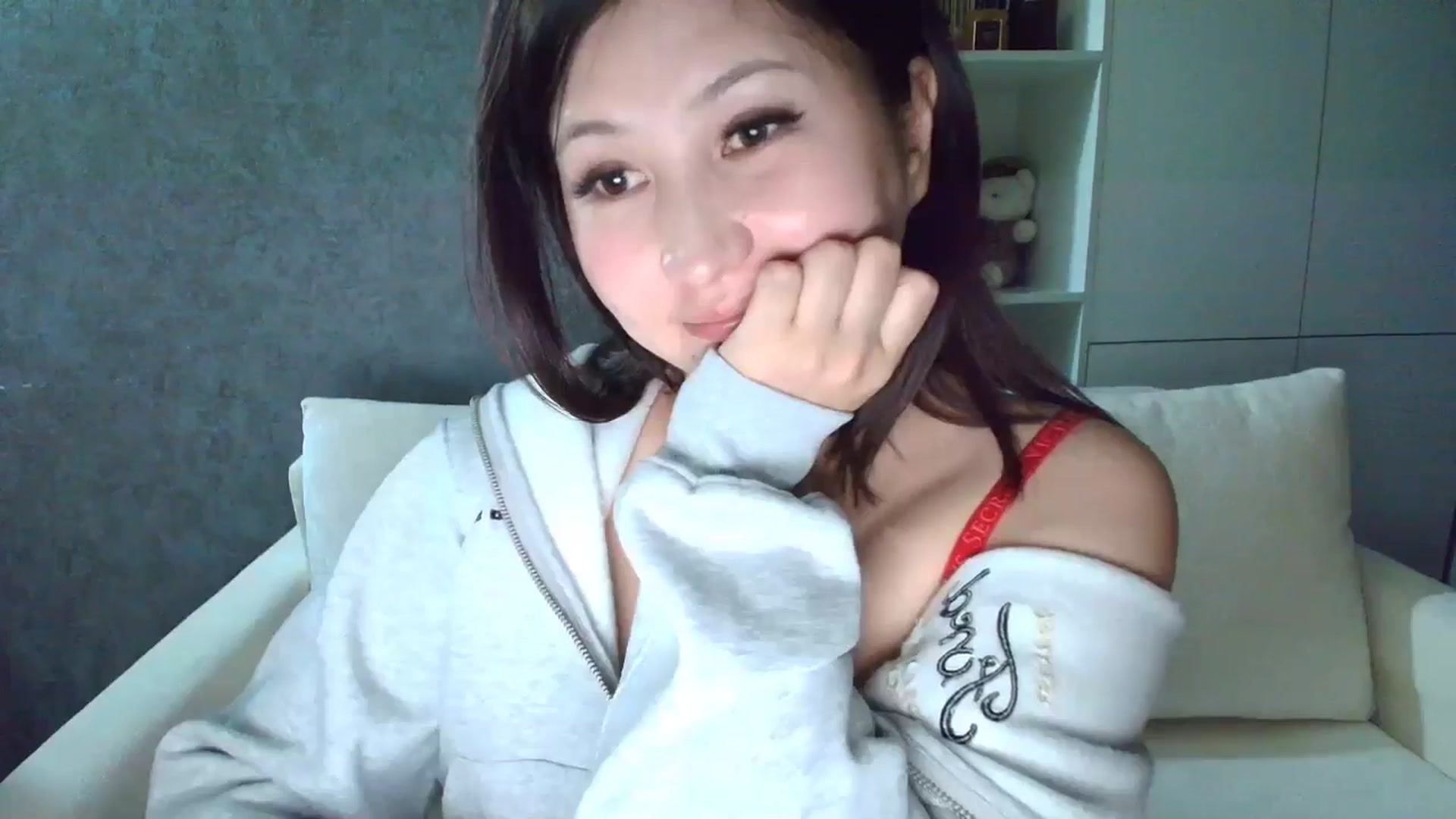 Gallery image thumbnail from Elfleur's myfreecams stream on, 03/16/2026, 01:07 image 15 of 20