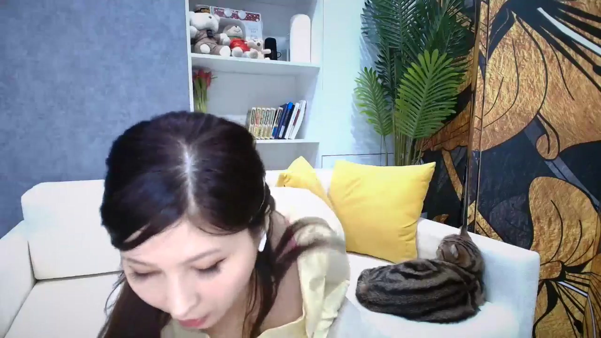 Gallery image thumbnail from Elfleur's myfreecams stream on, 04/14/2026, 22:10 image 8 of 20