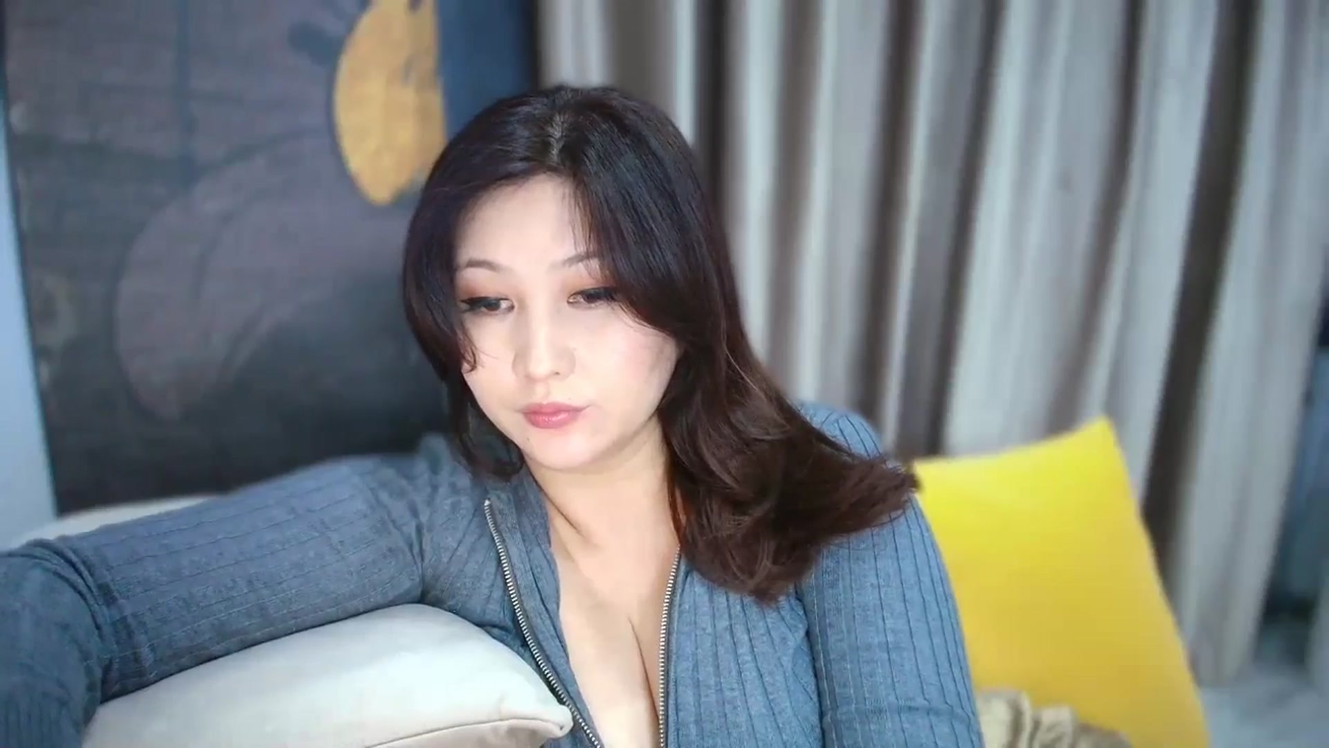 Gallery image thumbnail from Elfleur's myfreecams stream on, 04/16/2026, 23:05 image 20 of 20