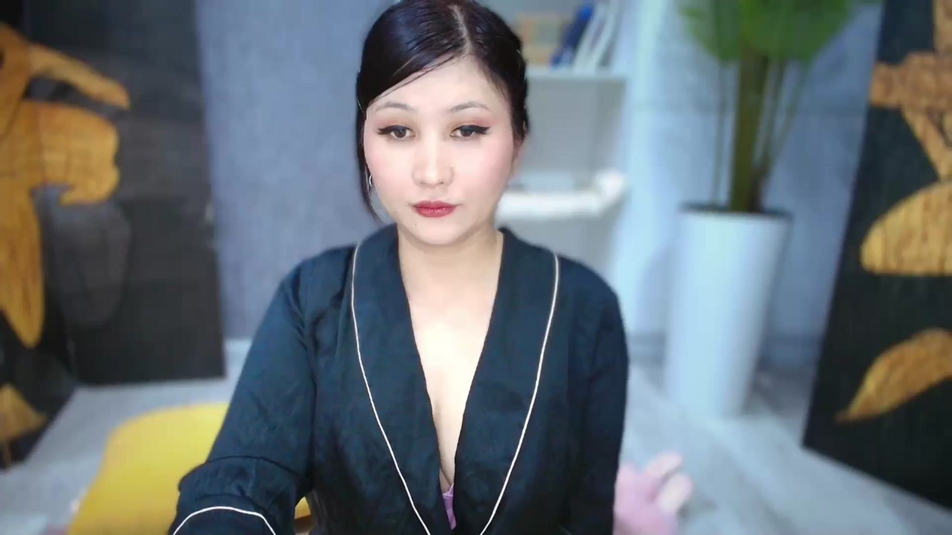 Gallery image thumbnail from Elfleur's myfreecams stream on, 04/22/2026, 20:37 image 16 of 20