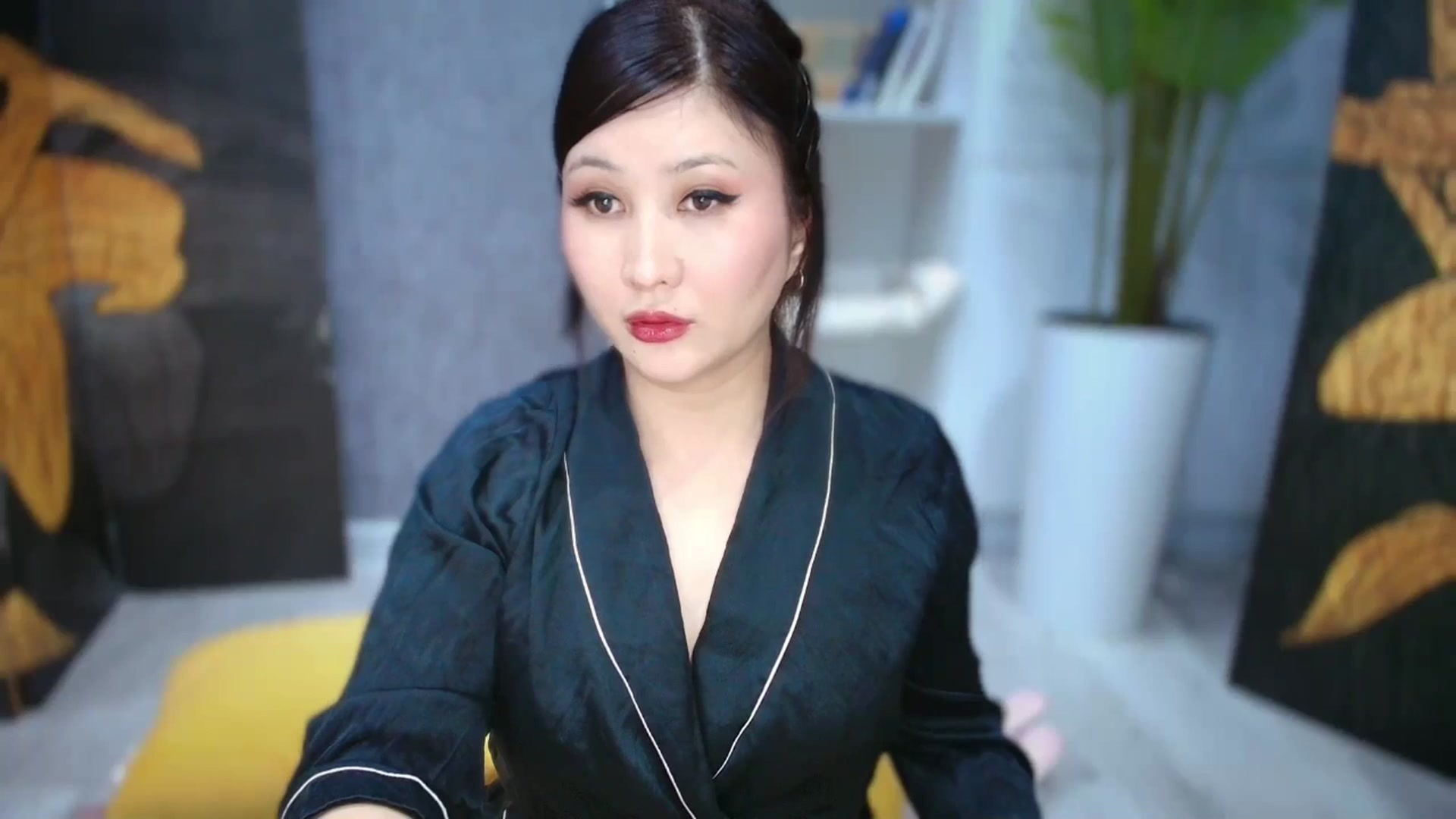 Gallery image thumbnail from Elfleur's myfreecams stream on, 04/22/2026, 20:37 image 11 of 20