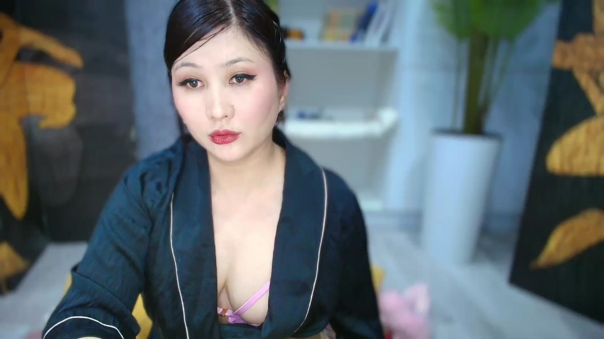 Gallery image thumbnail from Elfleur's myfreecams stream on, 04/22/2026, 20:52 image 20 of 20