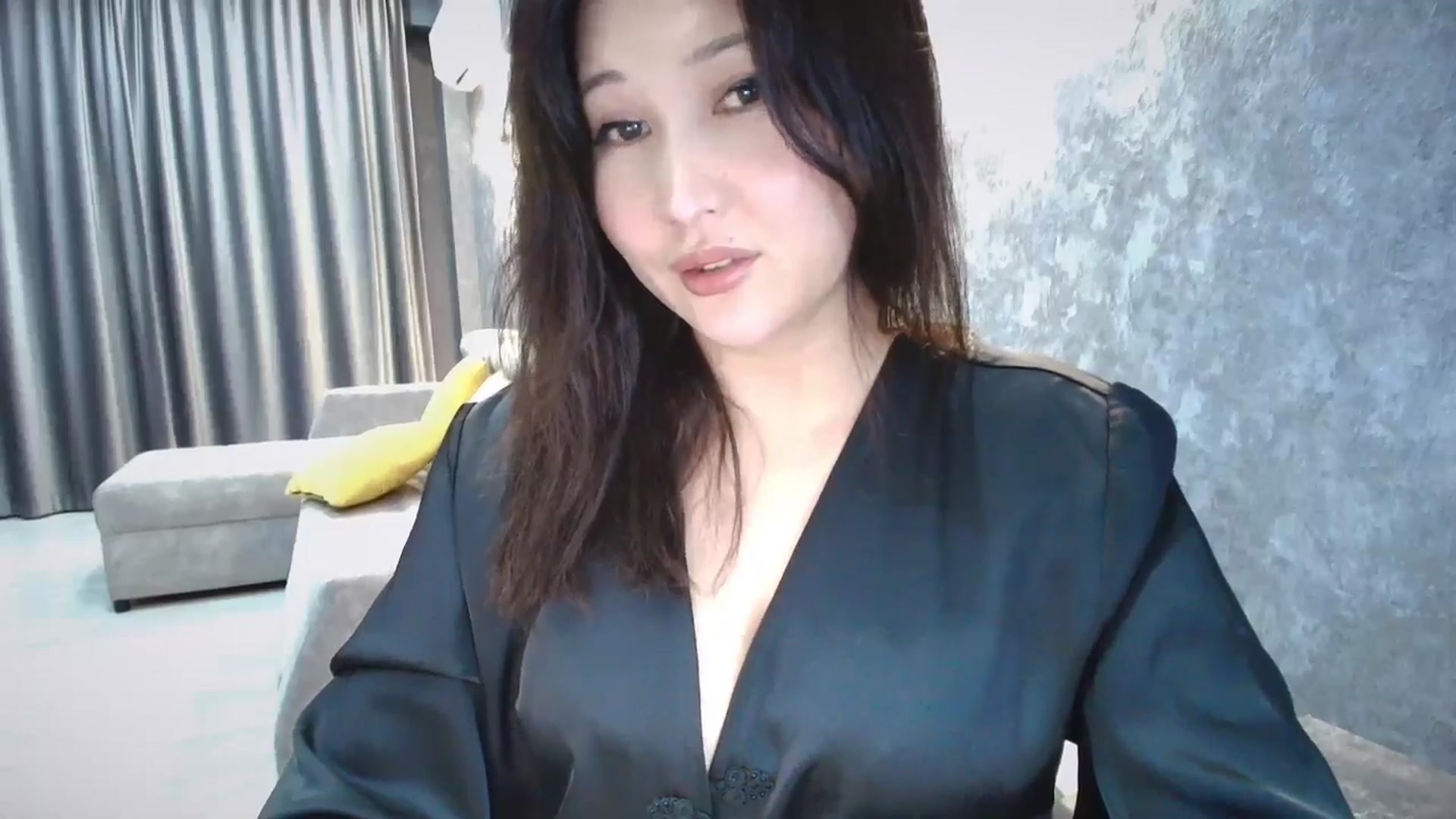 Gallery image thumbnail from Elfleur's myfreecams stream on, 05/09/2026, 23:08 image 3 of 20