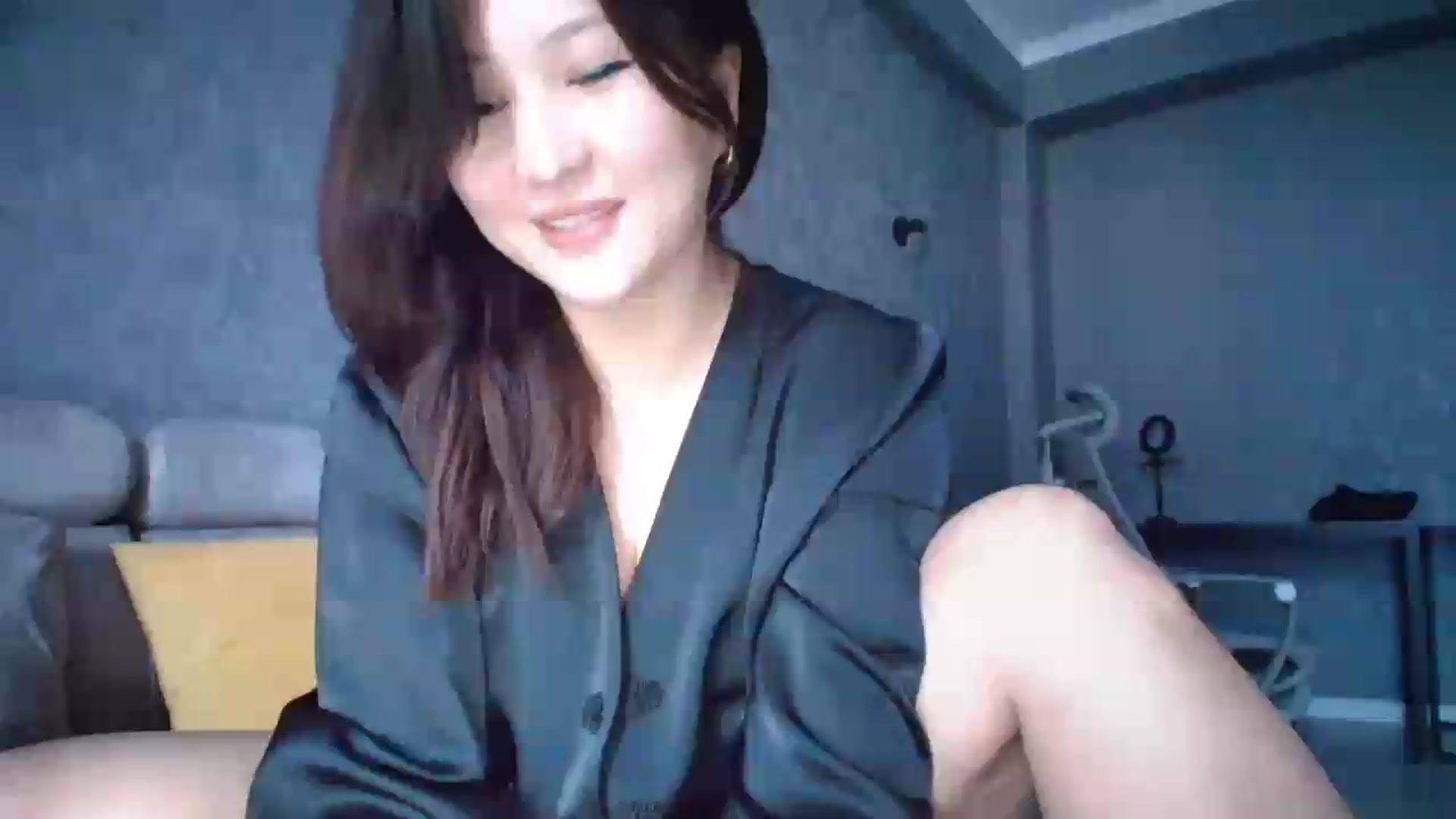 Gallery image thumbnail from Elfleur's myfreecams stream on, 05/10/2026, 03:19 image 16 of 20