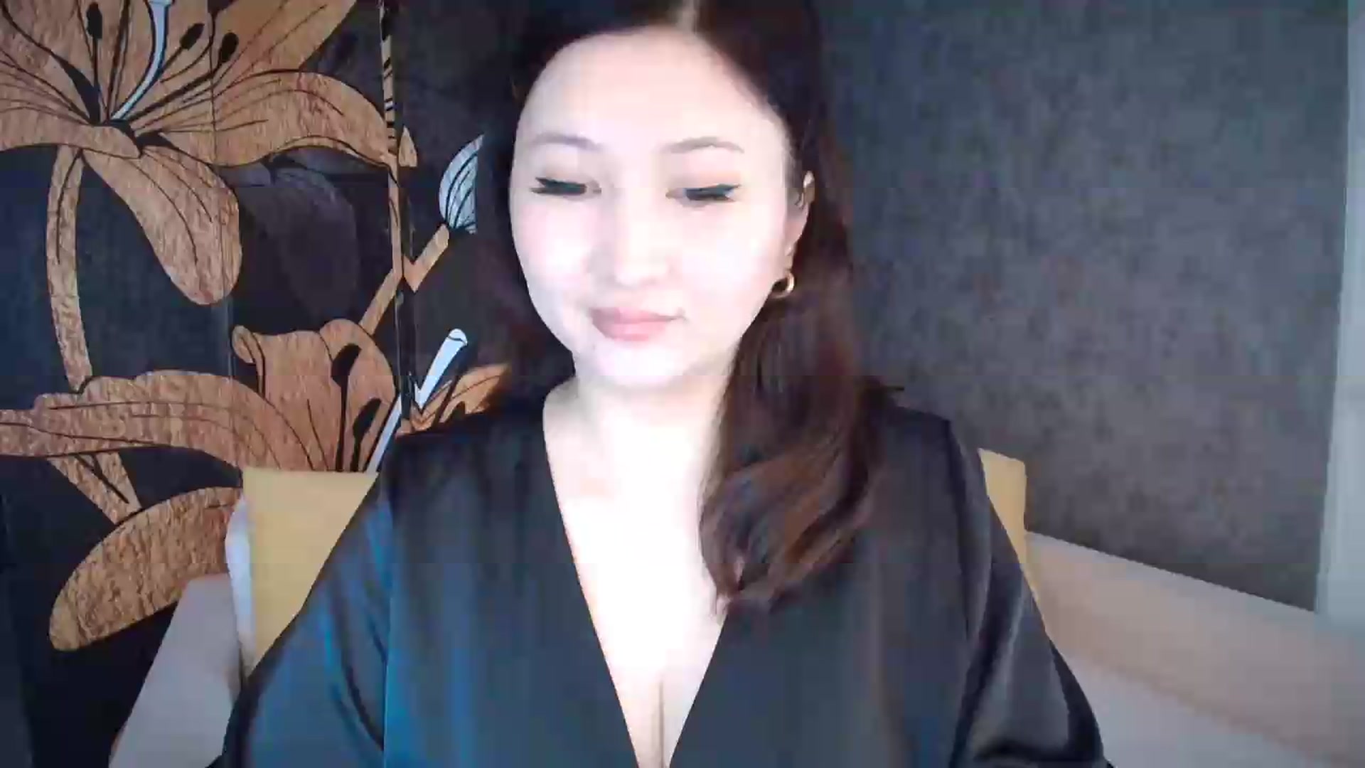 Gallery image thumbnail from Elfleur's myfreecams stream on, 05/19/2026, 03:22 image 12 of 20