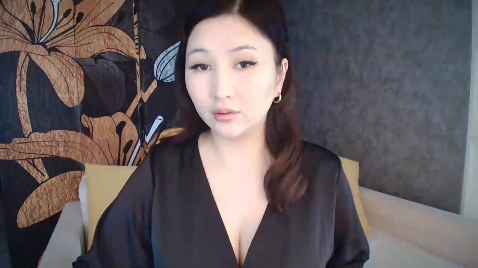 Gallery image thumbnail from Elfleur's myfreecams stream on, 05/19/2026, 03:22 image 11 of 20