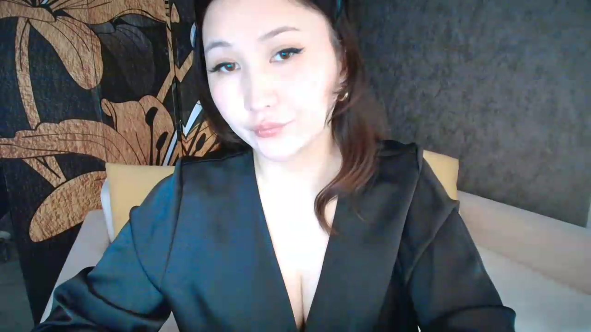 Gallery image thumbnail from Elfleur's myfreecams stream on, 05/19/2026, 03:22 image 7 of 20