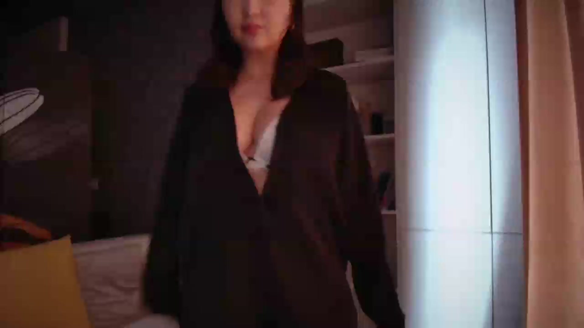 Gallery image thumbnail from Elfleur's myfreecams stream on, 05/19/2026, 04:46 image 1 of 20
