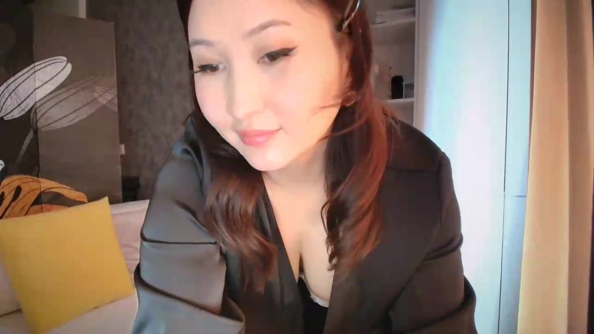 Gallery image thumbnail from Elfleur's myfreecams stream on, 05/19/2026, 04:46 image 3 of 20