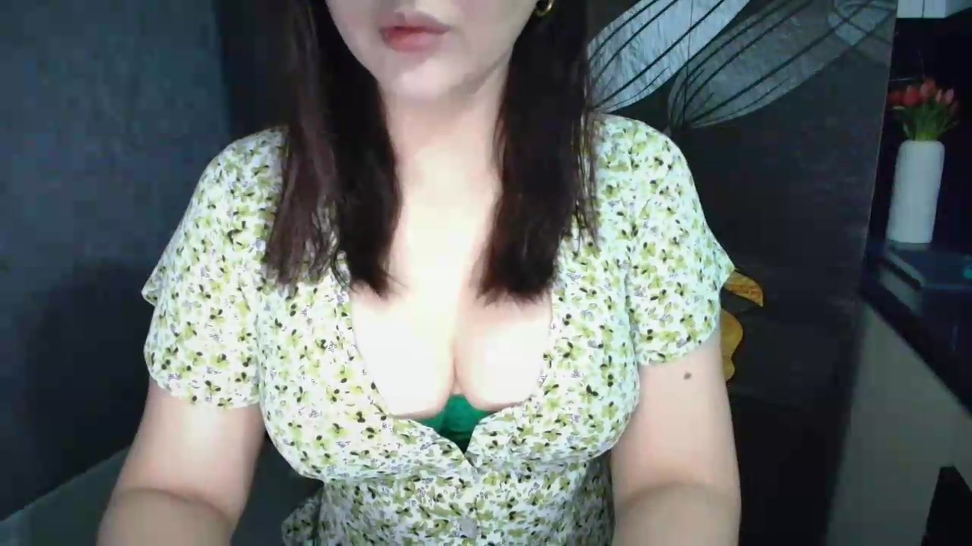 Gallery image thumbnail from Elfleur's myfreecams stream on, 05/19/2026, 23:29 image 3 of 20