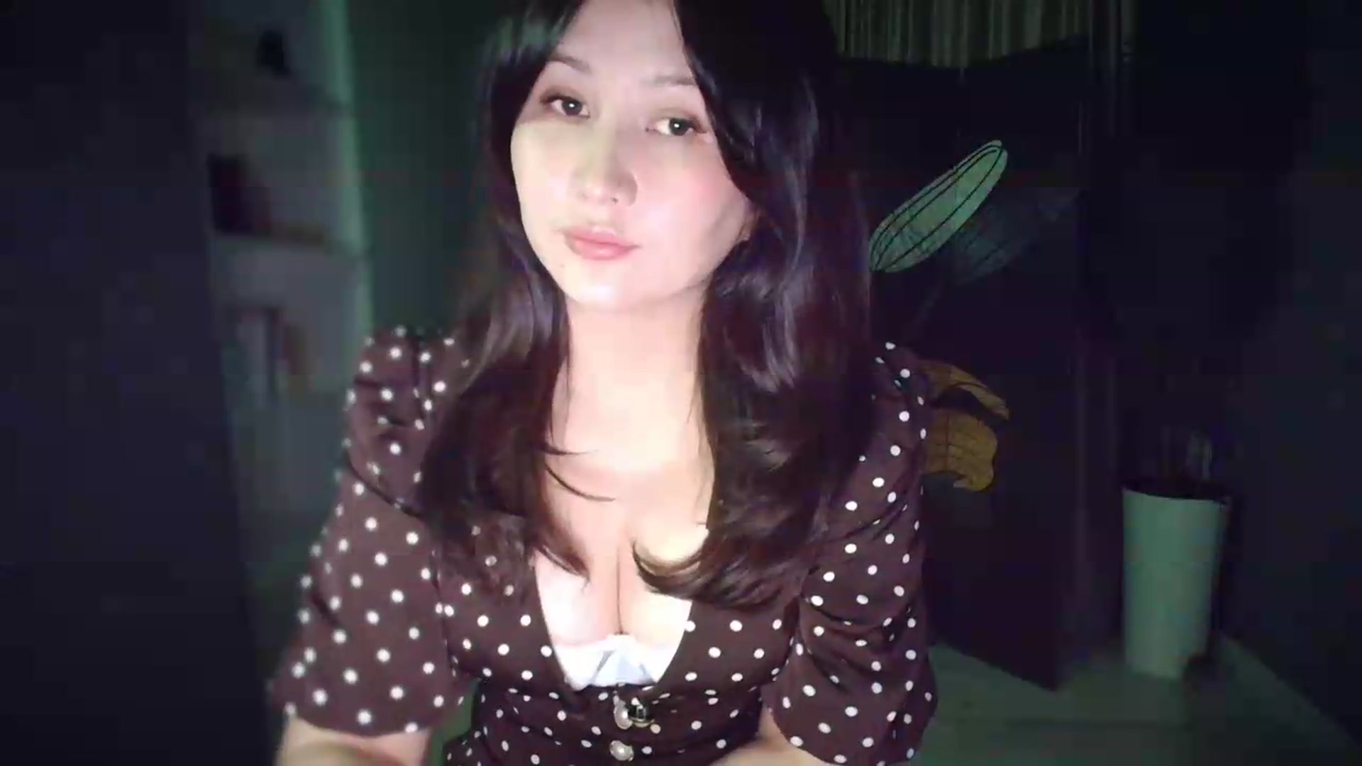 Gallery image thumbnail from Elfleur's myfreecams stream on, 09/16/2026, 19:38 image 17 of 20