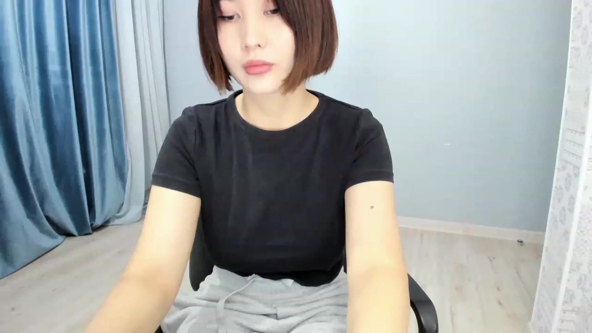 Gallery image thumbnail from Elfleurit's myfreecams stream on, 11/18/2022, 20:31 image 15 of 20