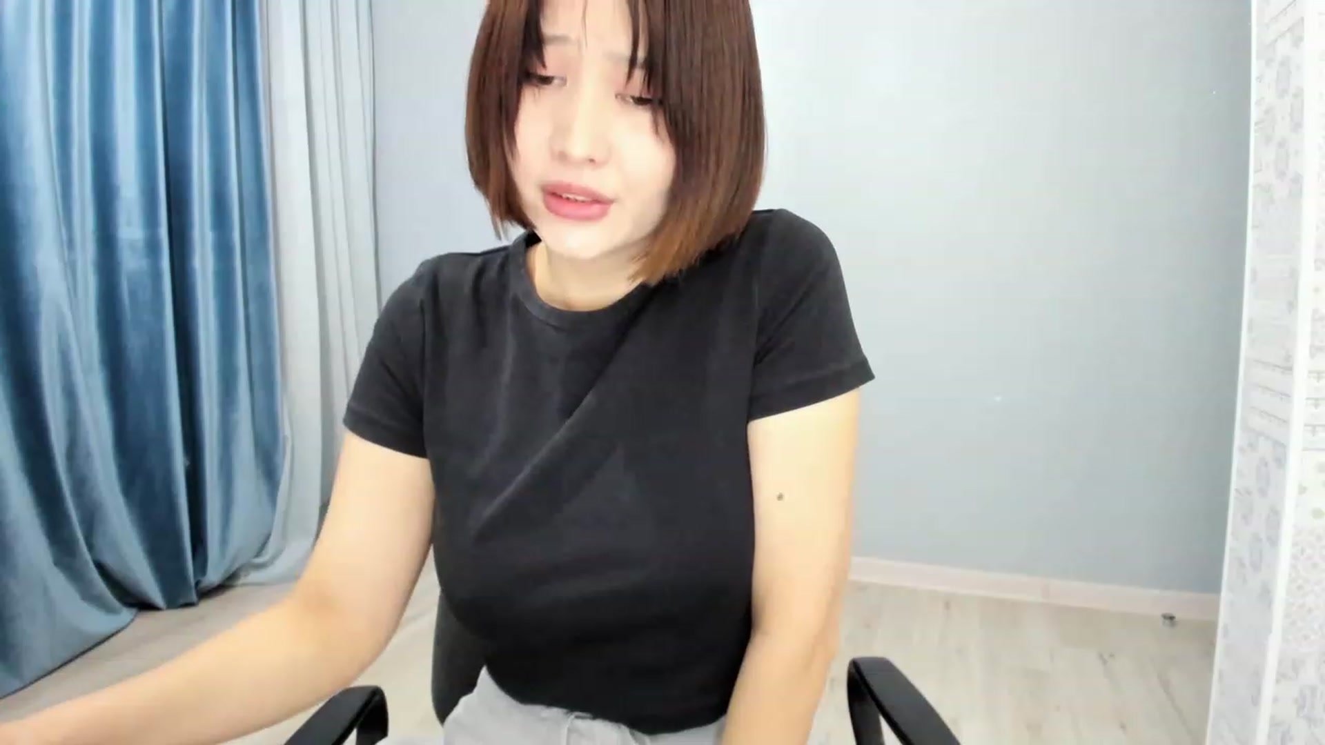 Gallery image thumbnail from Elfleurit's myfreecams stream on, 11/18/2022, 20:31 image 17 of 20