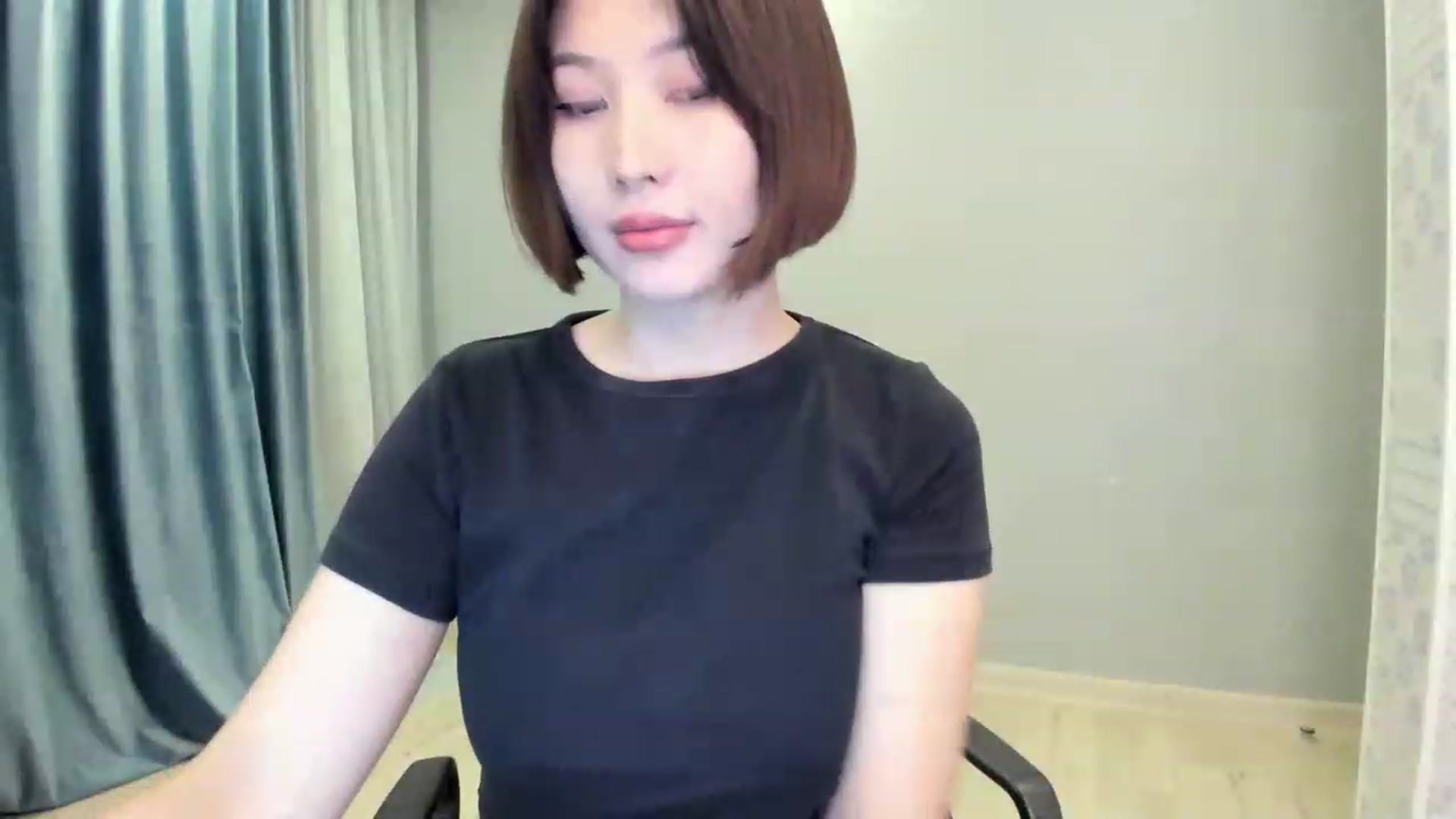 Gallery image thumbnail from Elfleurit's myfreecams stream on, 11/18/2022, 23:45 image 8 of 20