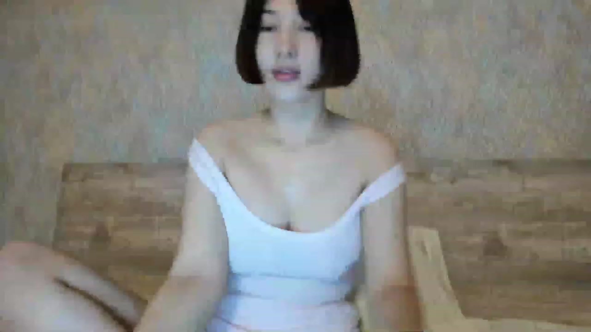 Gallery image thumbnail from Elfleurit's myfreecams stream on, 11/23/2022, 22:03 image 16 of 20
