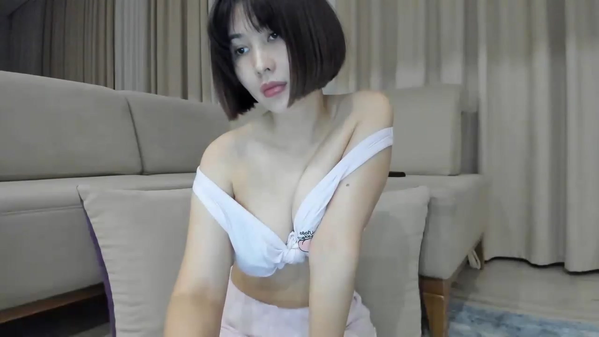 Gallery image thumbnail from Elfleurit's myfreecams stream on, 11/26/2022, 23:07 image 18 of 20