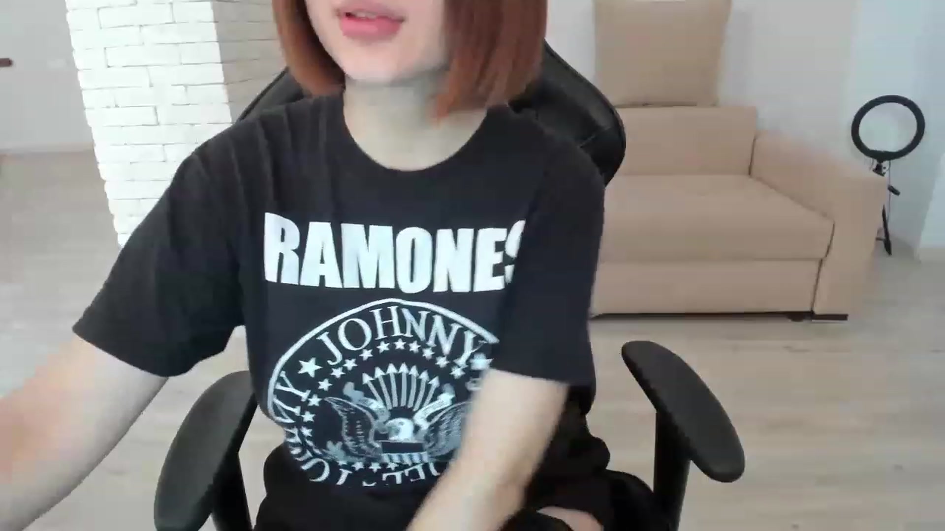 Gallery image thumbnail from Elfleurit's myfreecams stream on, 01/04/2023, 06:47 image 9 of 20