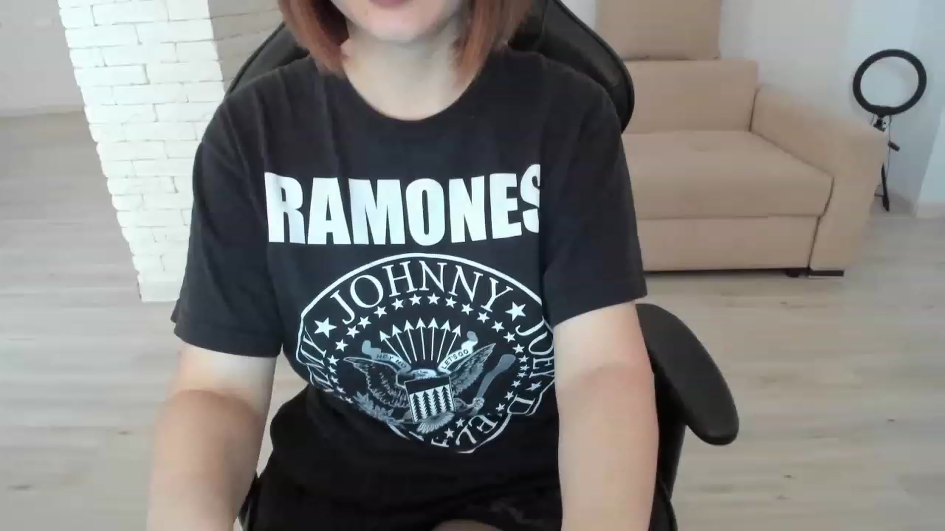 Gallery image thumbnail from Elfleurit's myfreecams stream on, 01/04/2023, 06:47 image 13 of 20
