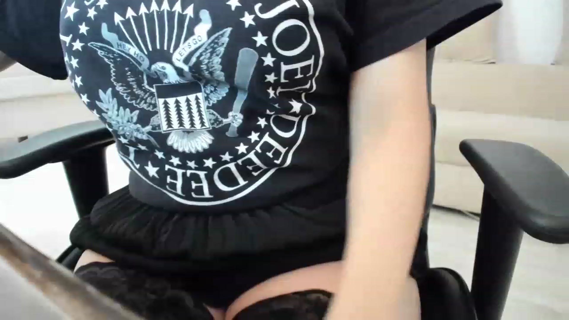 Gallery image thumbnail from Elfleurit's myfreecams stream on, 01/04/2023, 06:47 image 6 of 20