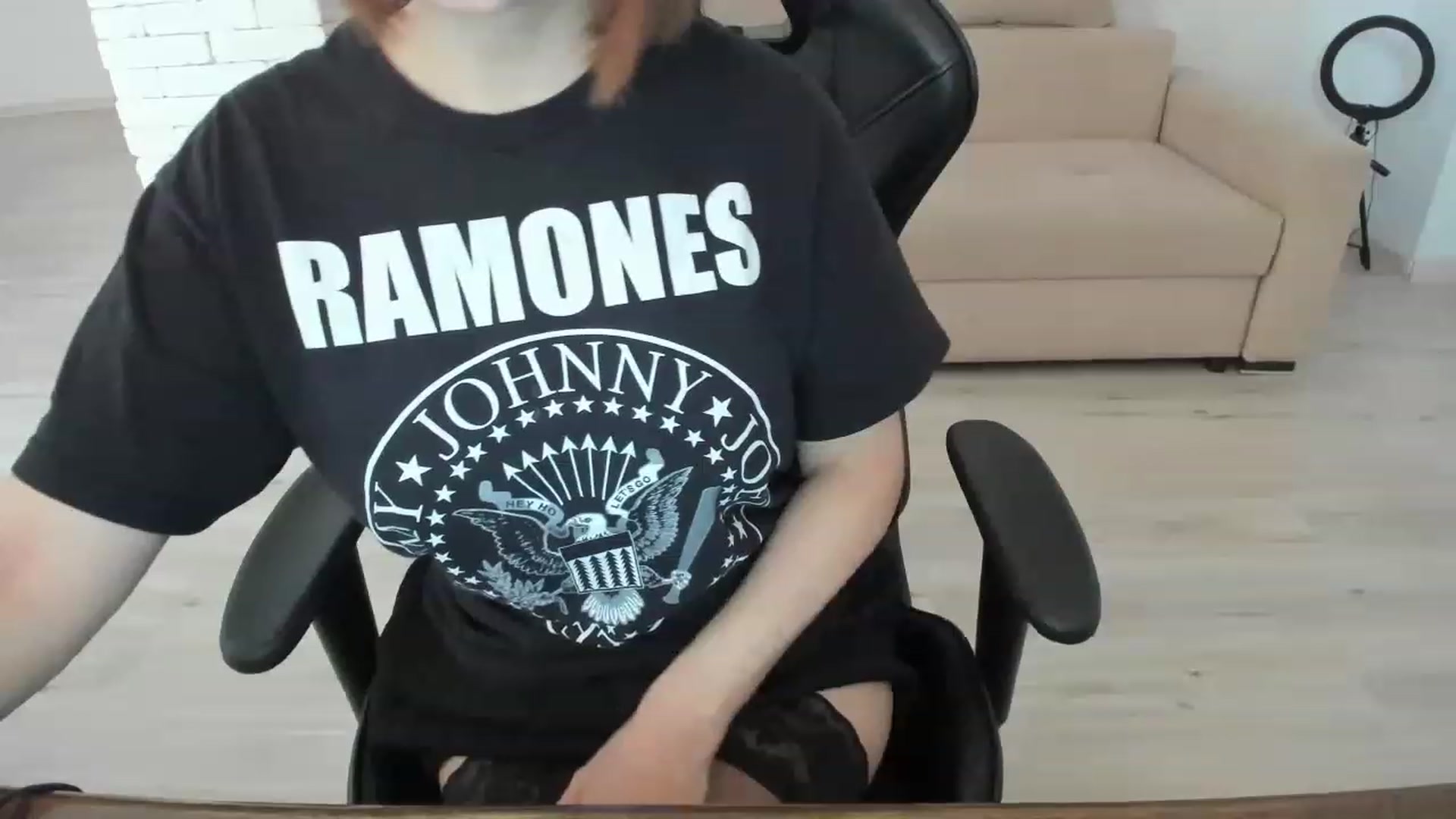 Gallery image thumbnail from Elfleurit's myfreecams stream on, 01/04/2023, 06:47 image 16 of 20