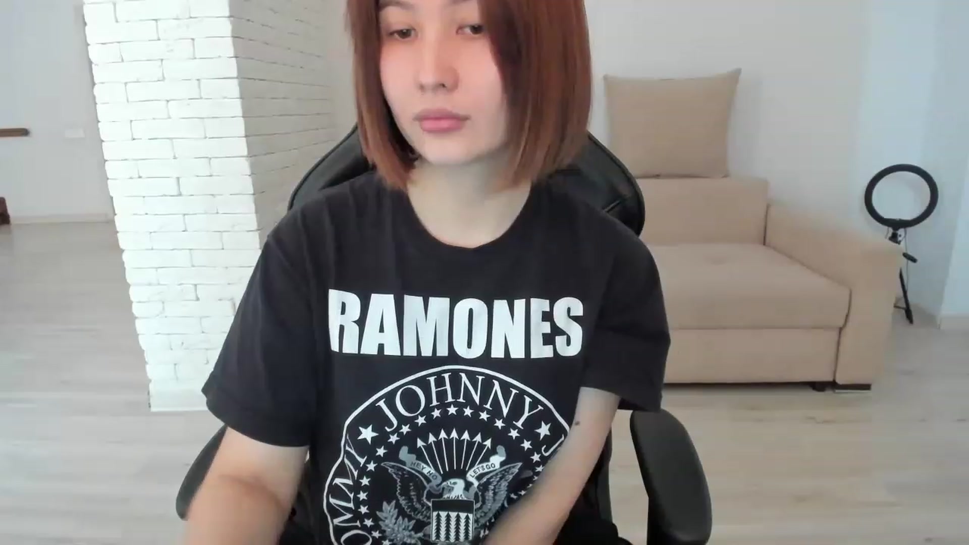 Gallery image thumbnail from Elfleurit's myfreecams stream on, 01/04/2023, 07:39 image 14 of 20