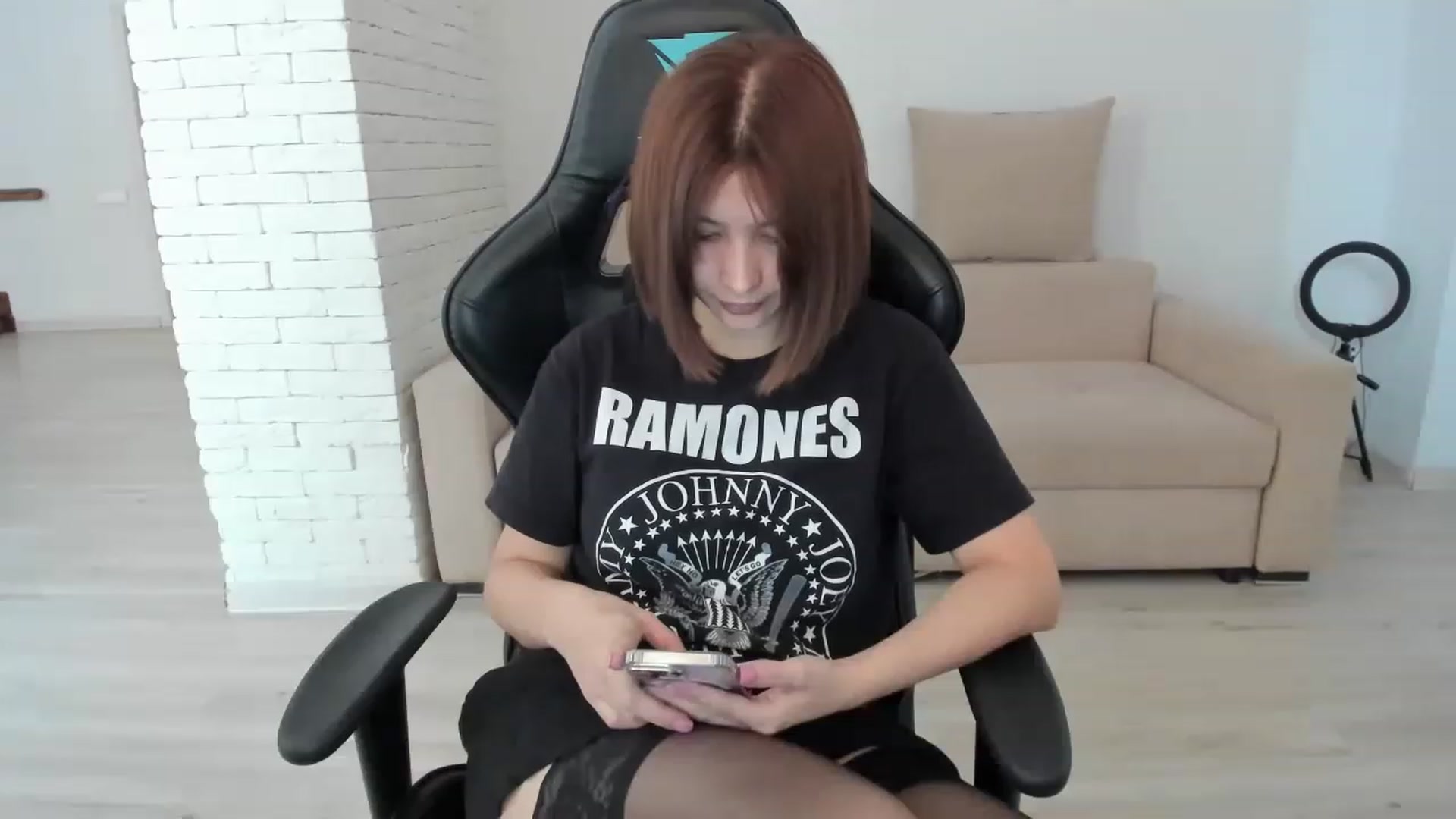 Gallery image thumbnail from Elfleurit's myfreecams stream on, 01/04/2023, 07:39 image 1 of 20