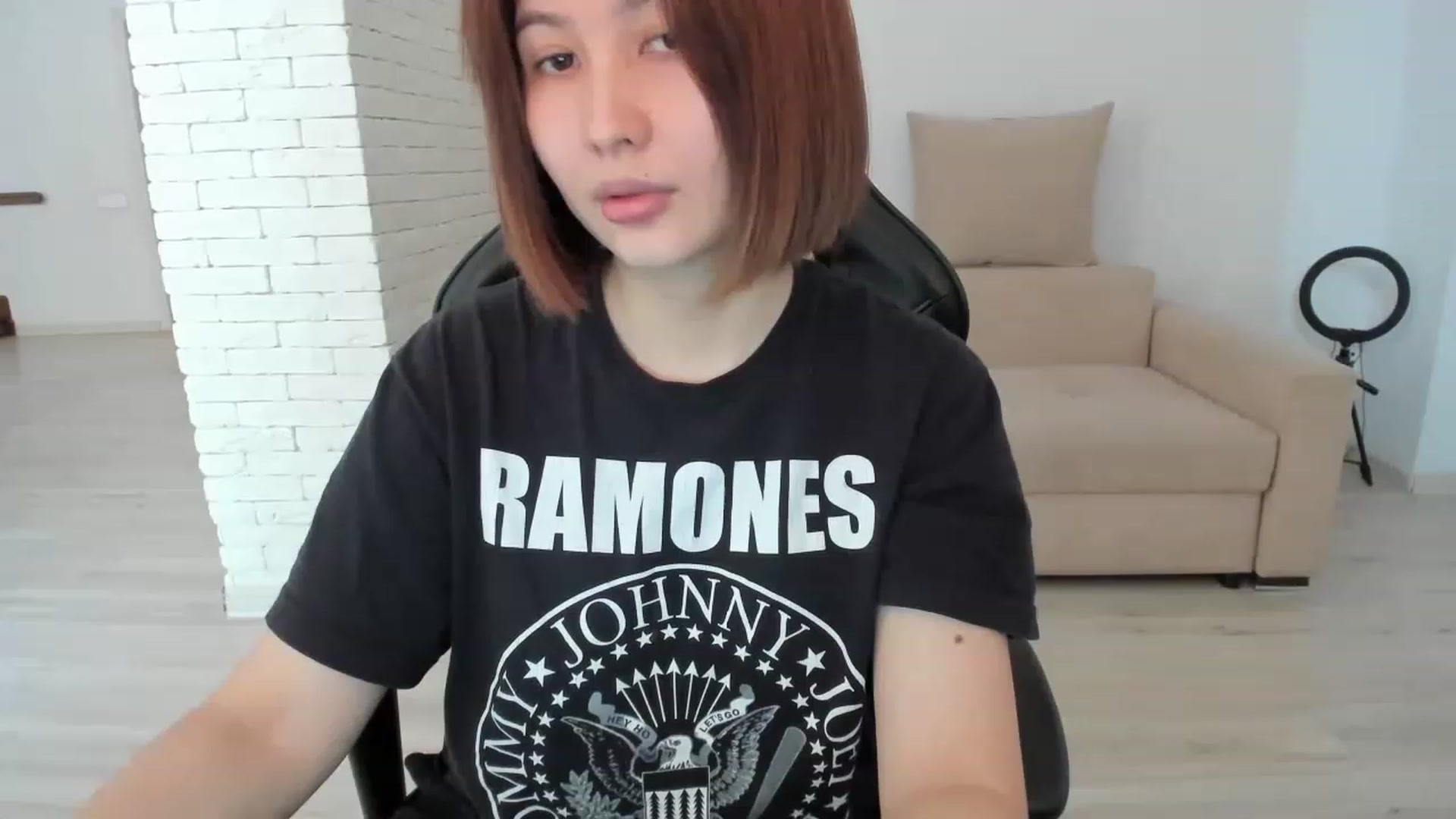Gallery image thumbnail from Elfleurit's myfreecams stream on, 01/04/2023, 07:39 image 15 of 20