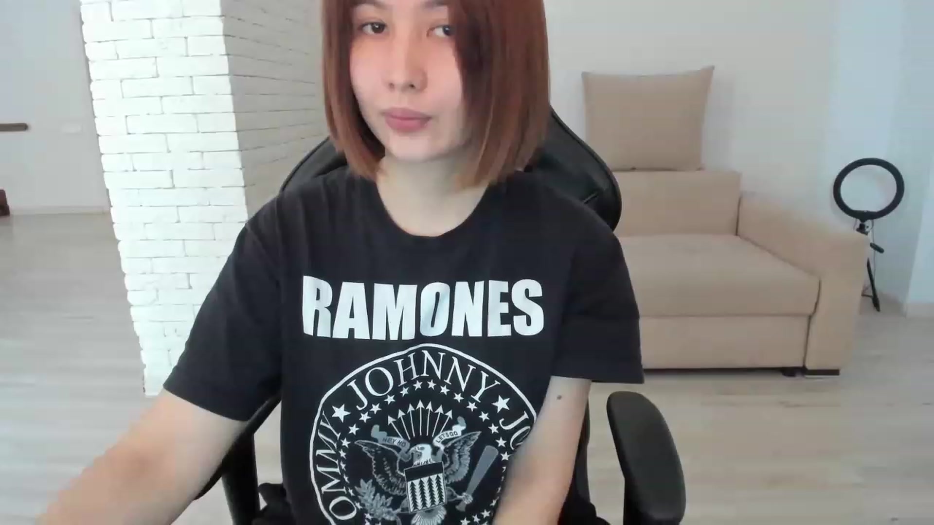 Gallery image thumbnail from Elfleurit's myfreecams stream on, 01/04/2023, 07:39 image 18 of 20