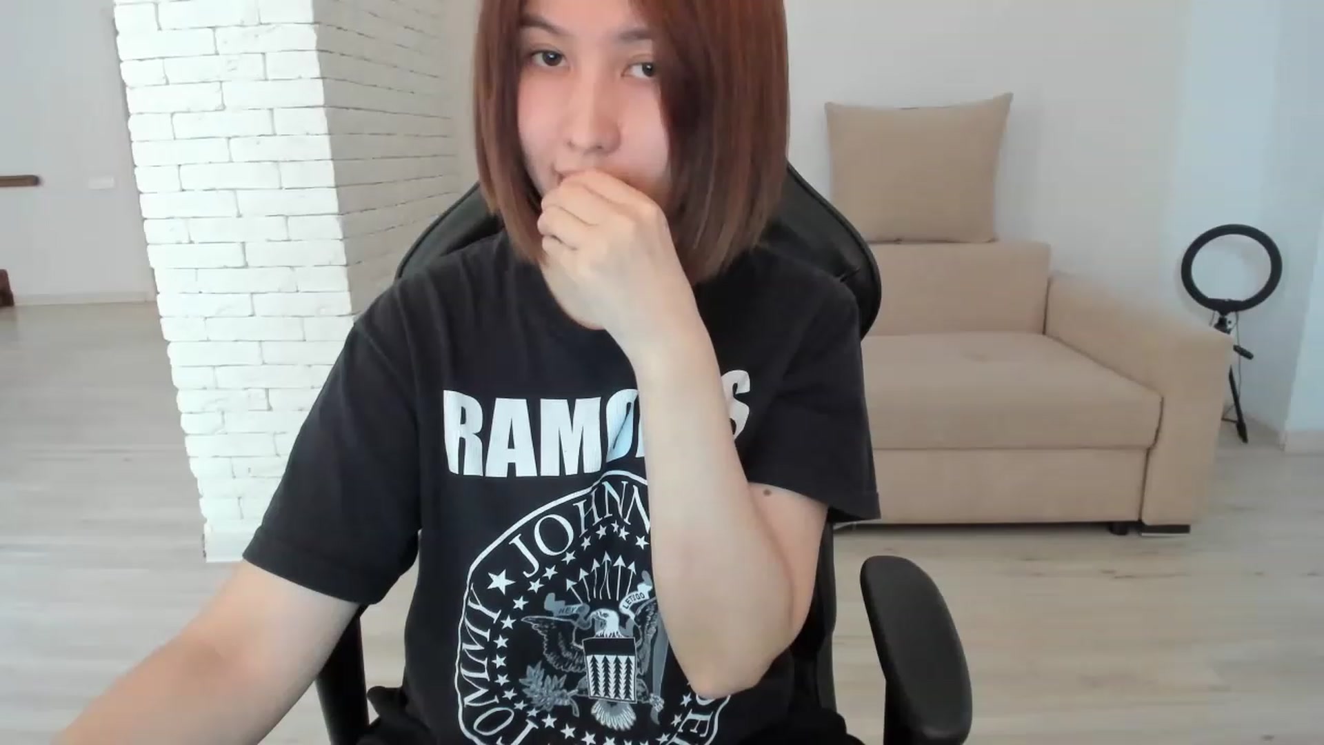 Gallery image thumbnail from Elfleurit's myfreecams stream on, 01/04/2023, 07:39 image 17 of 20