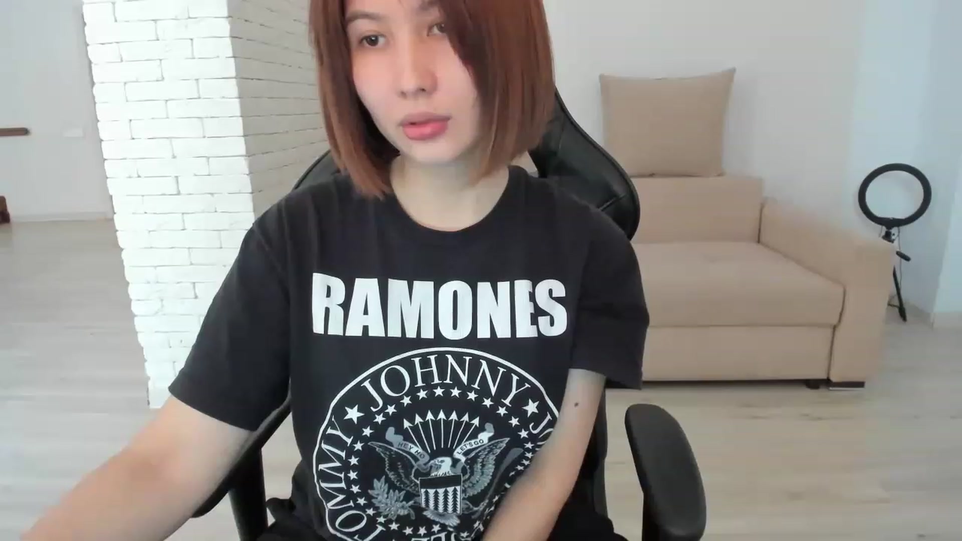 Gallery image thumbnail from Elfleurit's myfreecams stream on, 01/04/2023, 07:39 image 12 of 20