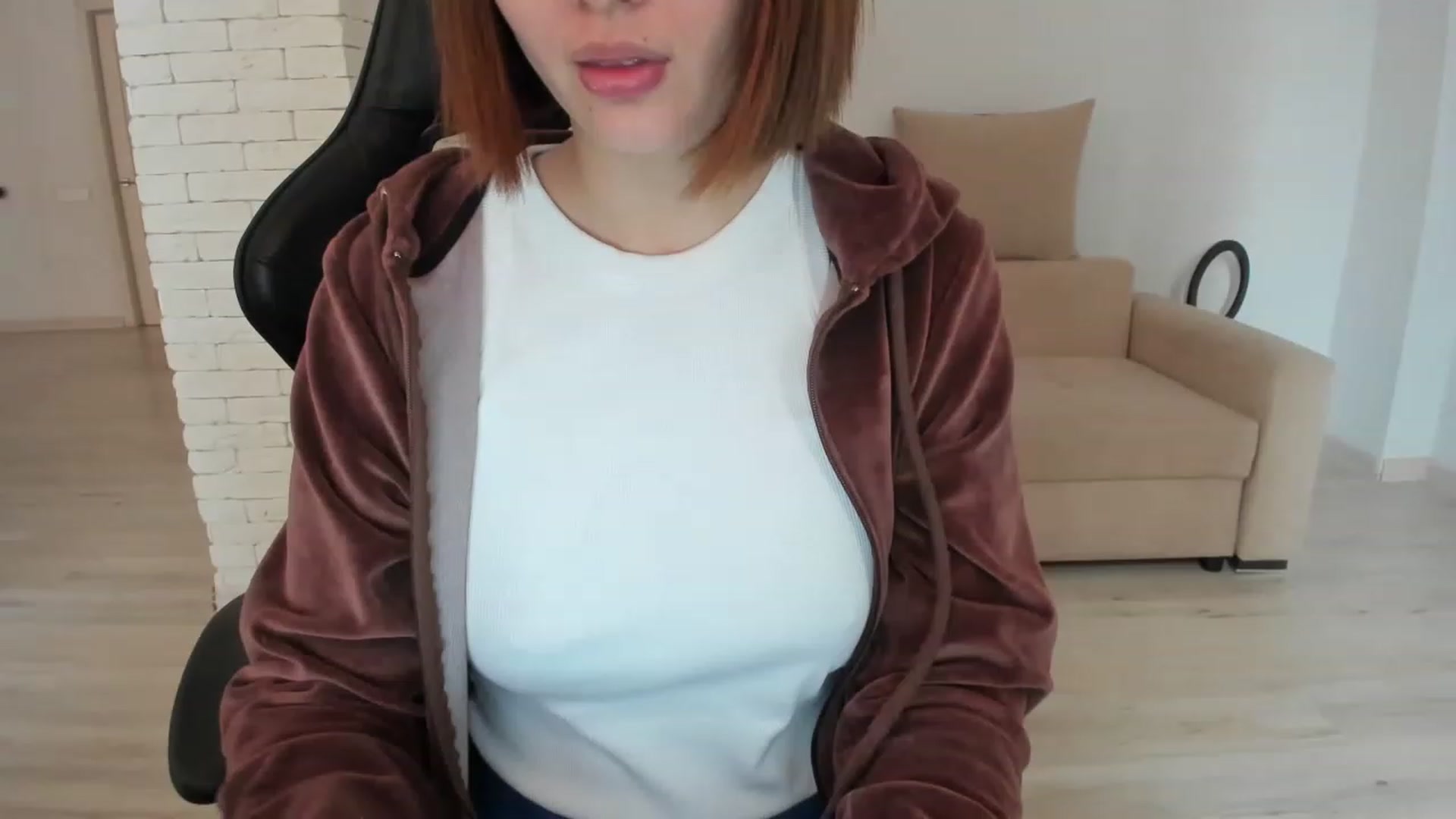 Gallery image thumbnail from Elfleurit's myfreecams stream on, 01/10/2023, 08:18 image 15 of 20