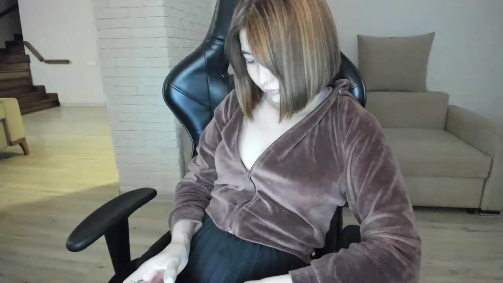 Gallery image thumbnail from Elfleurit's myfreecams stream on, 01/15/2023, 18:36 image 9 of 20