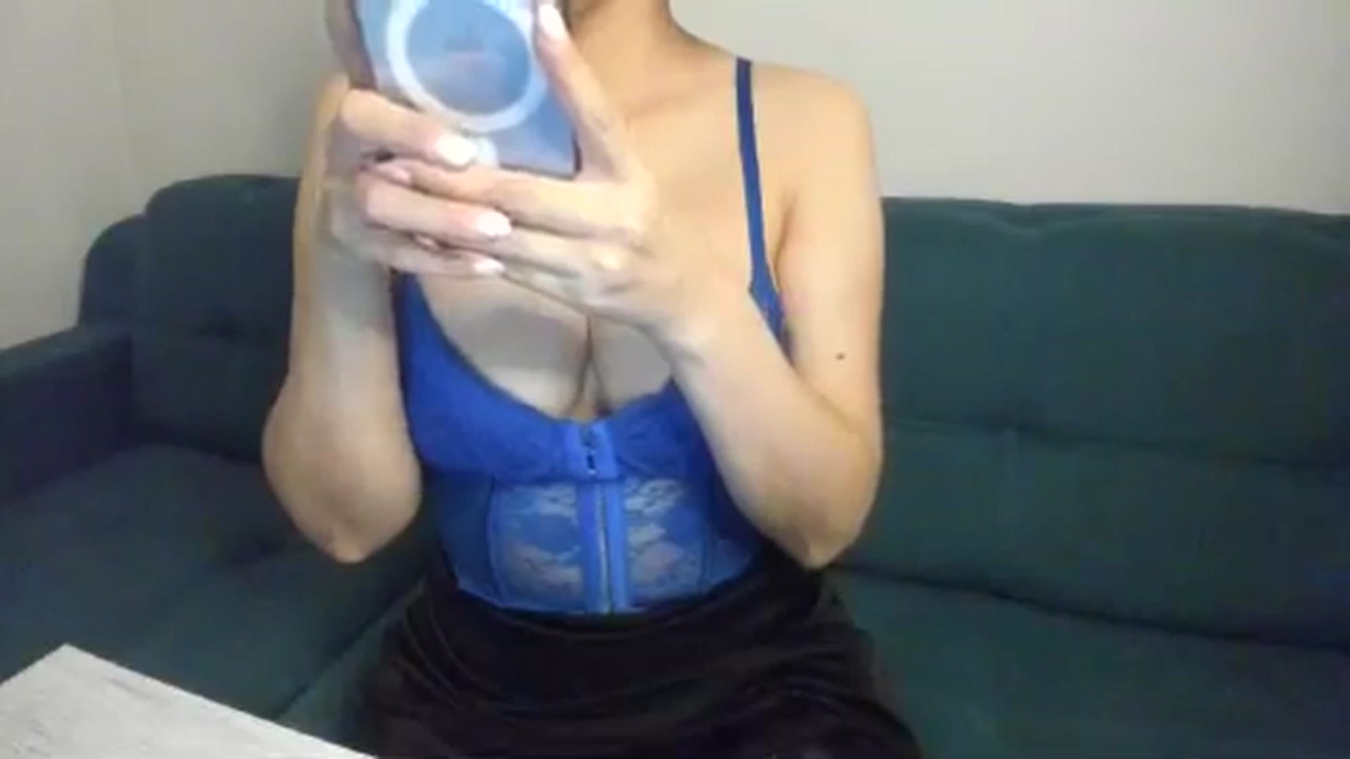 Gallery image thumbnail from Elfleurit's myfreecams stream on, 01/22/2023, 19:00 image 7 of 20