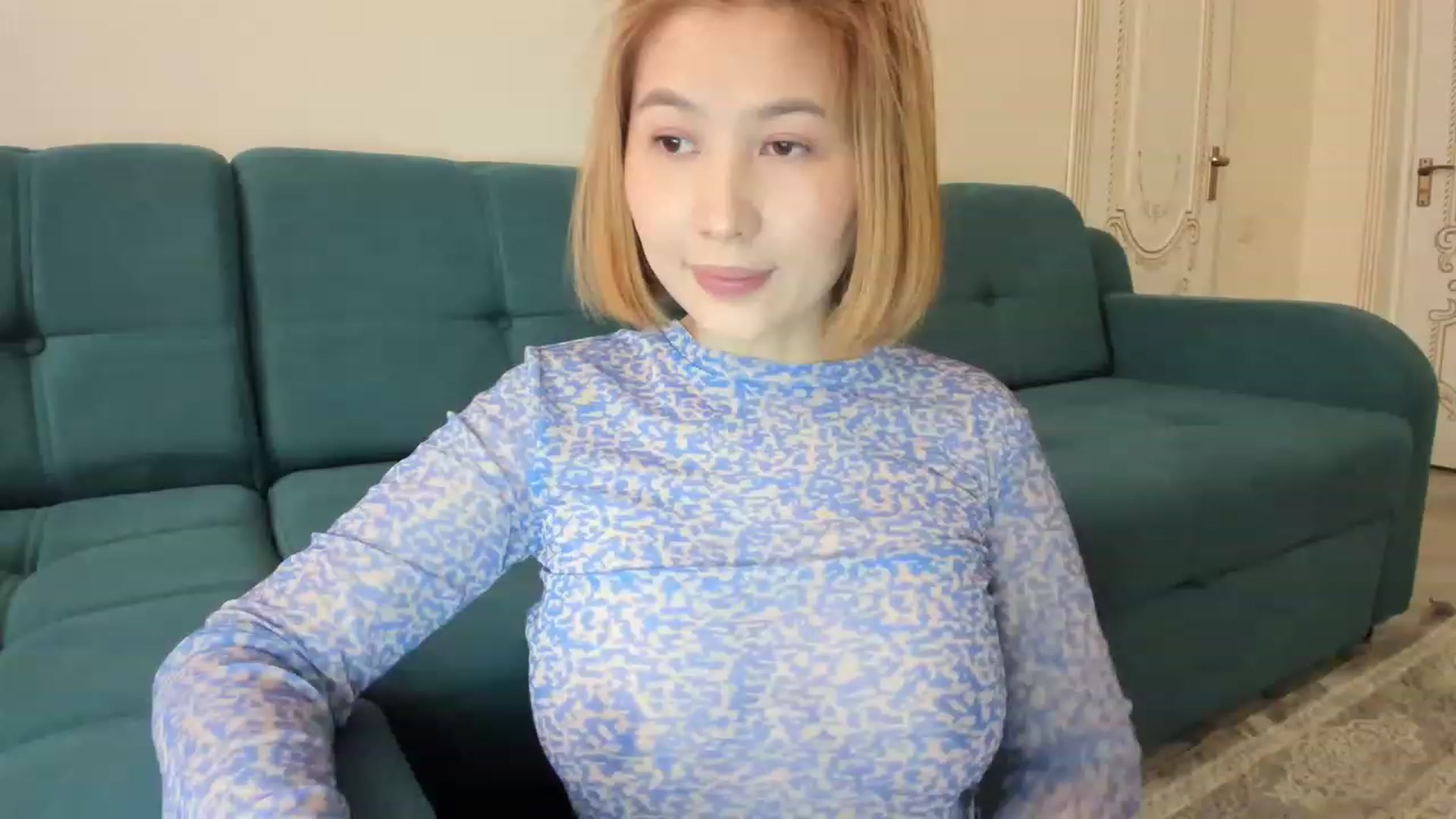 Gallery image thumbnail from Elfleurit's myfreecams stream on, 03/20/2023, 07:00 image 17 of 20