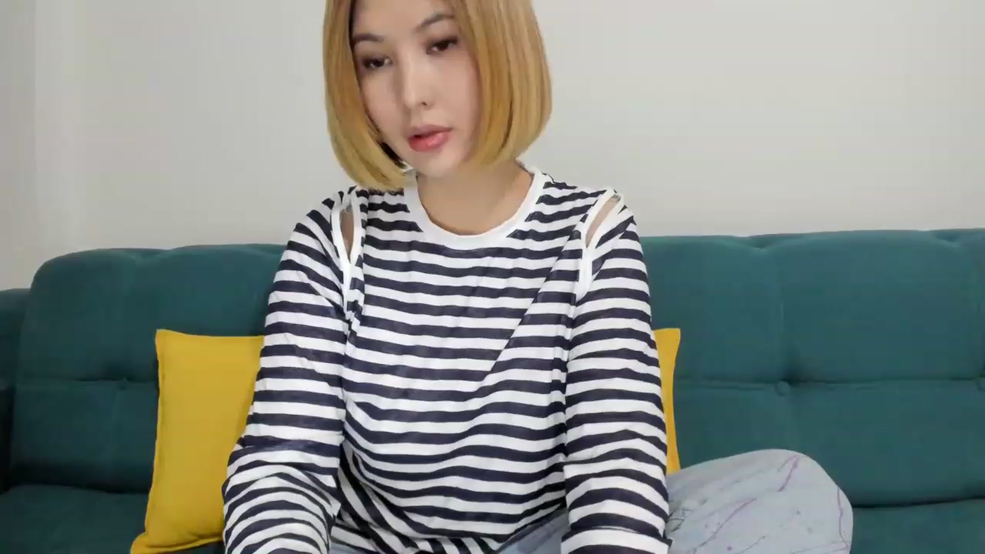Gallery image thumbnail from Elfleurit's myfreecams stream on, 04/09/2023, 18:47 image 10 of 20