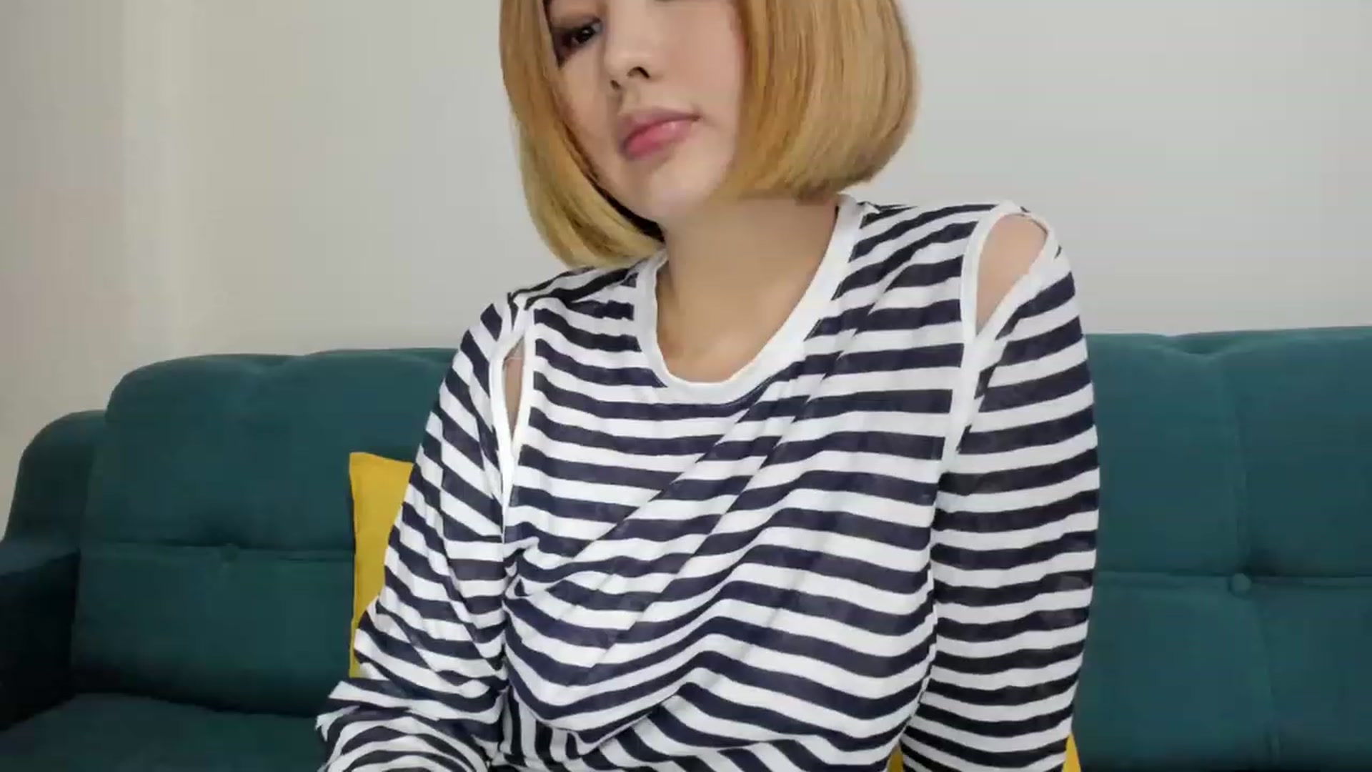 Gallery image thumbnail from Elfleurit's myfreecams stream on, 04/09/2023, 18:47 image 5 of 20