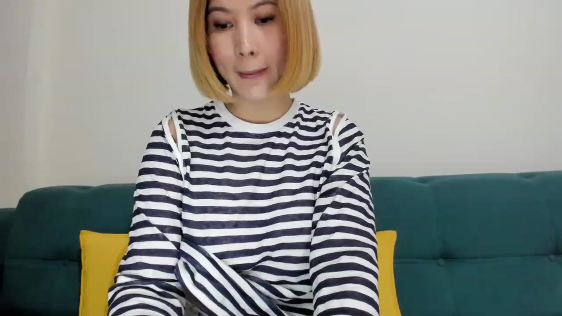Gallery image thumbnail from Elfleurit's myfreecams stream on, 04/09/2023, 19:34 image 4 of 20